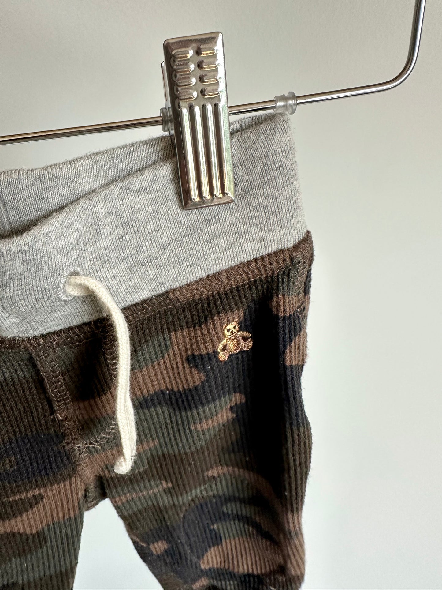 Gap Camo Knee Patch Joggers / 0-3m