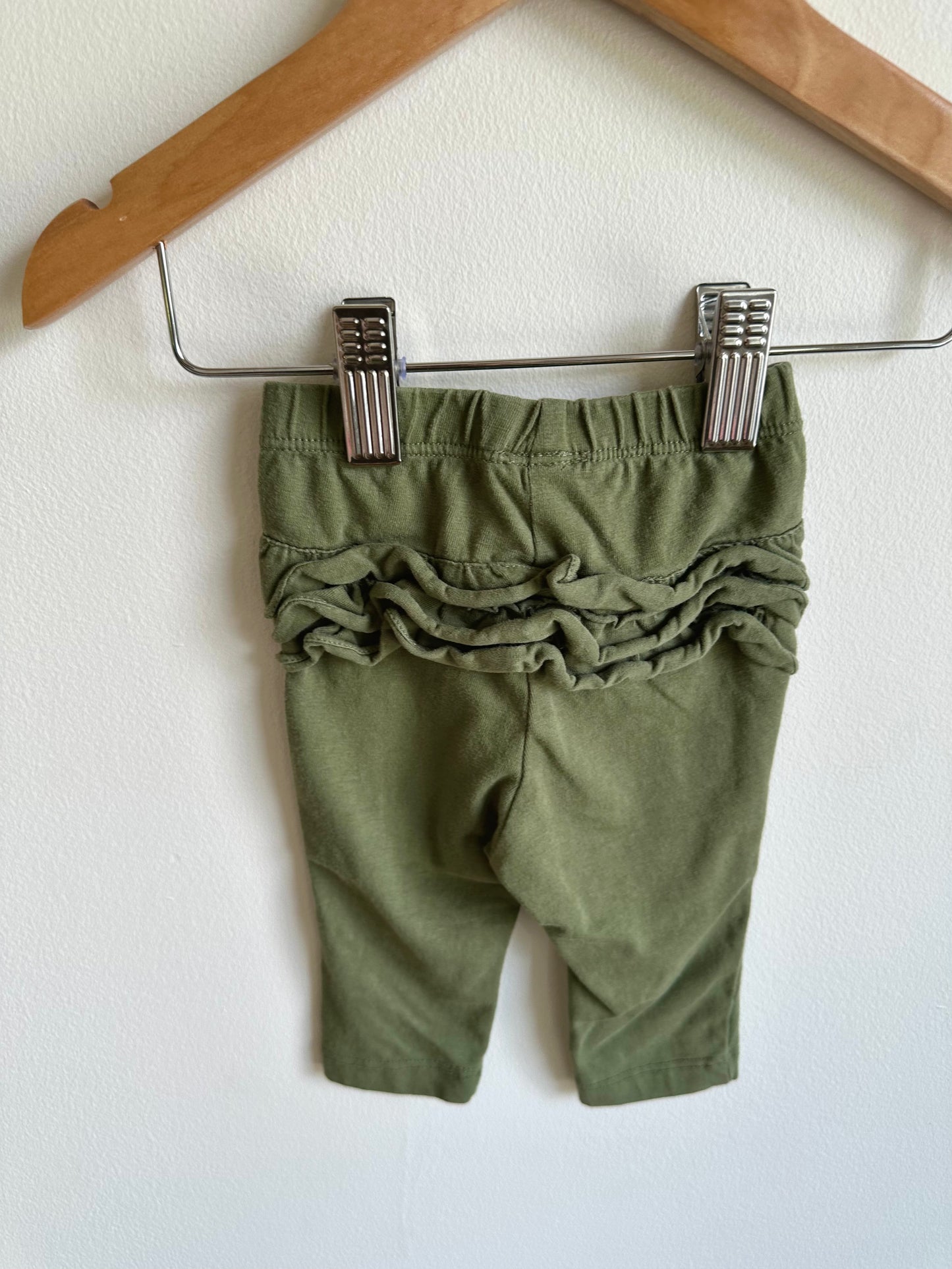 Green Bottom Ruffle Pants / 3-6m