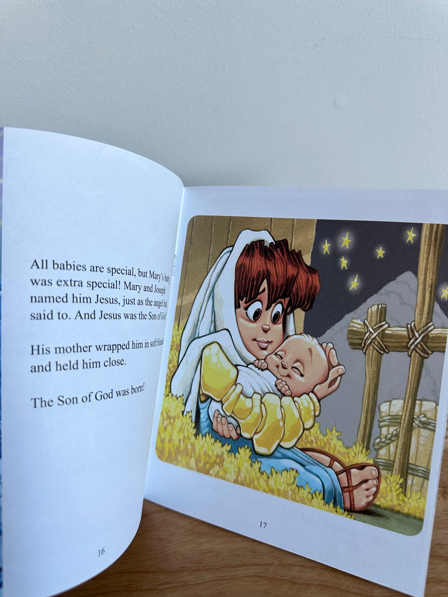 The First Christmas Ever Book / 4-8 years