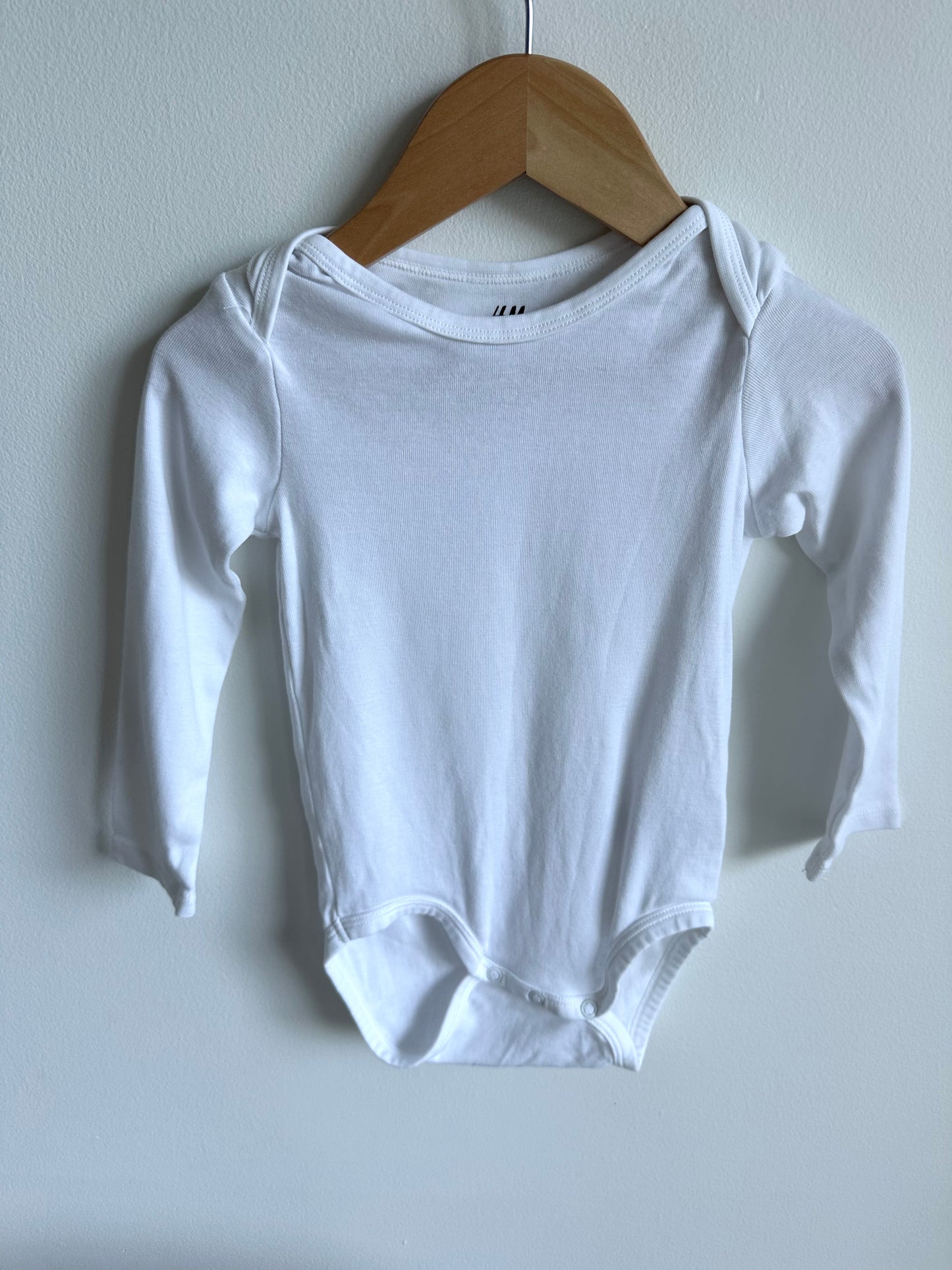 H&M White Organic Bodysuit / 18-24m