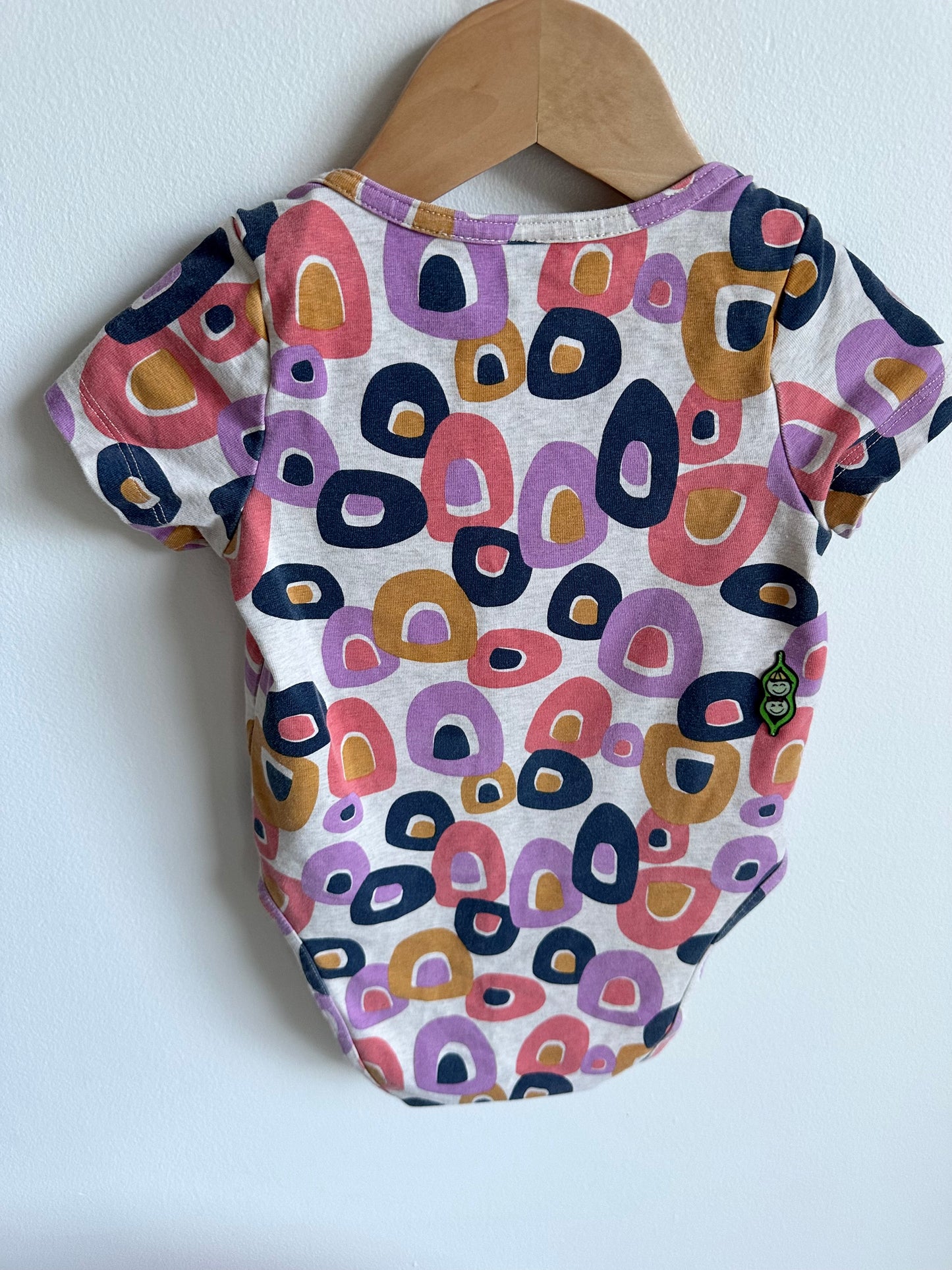 Peekaboo Beans Pattern Bodysuit / 18-24m