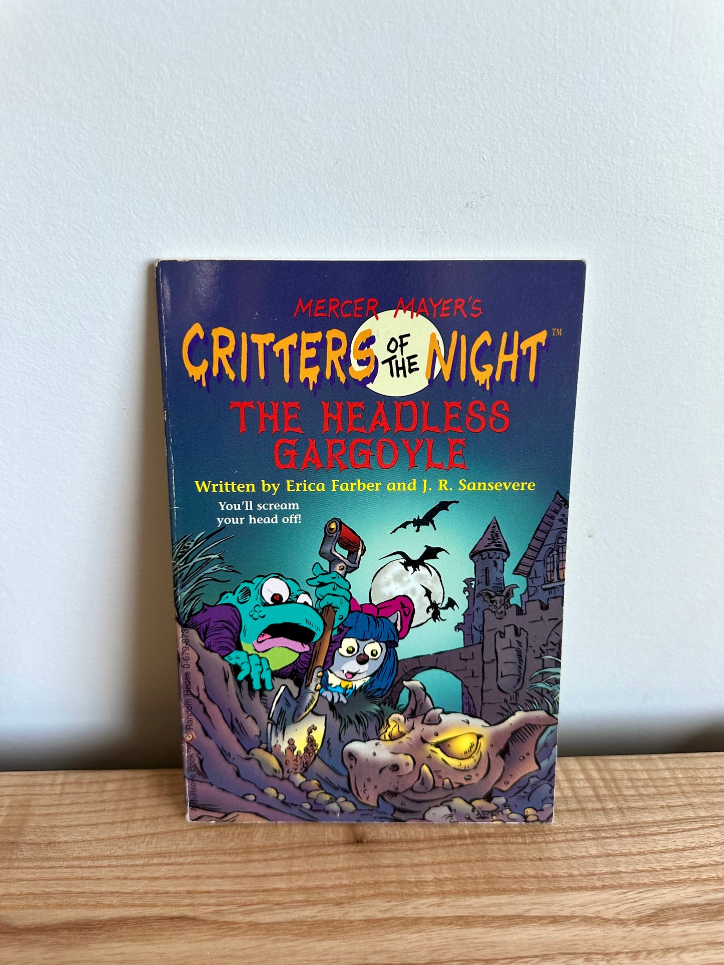 Critters of the Night Book / 6-9 years