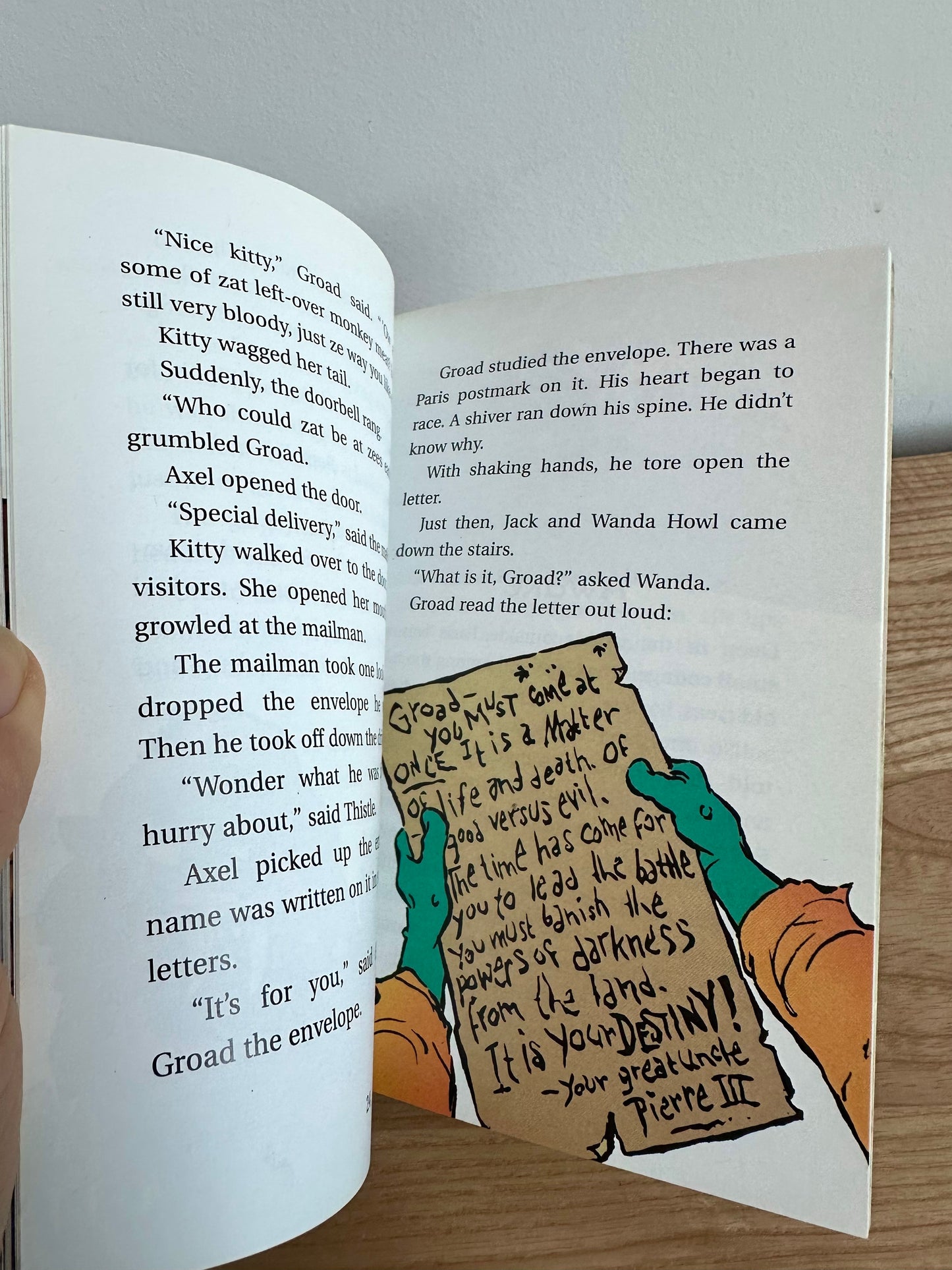 Critters of the Night Book / 6-9 years