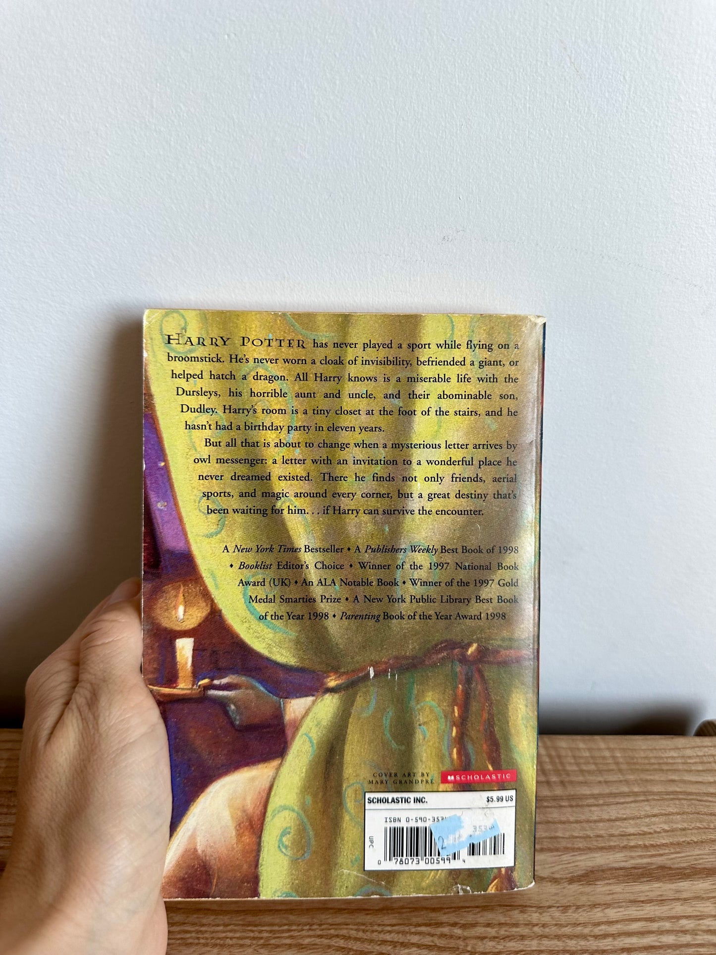 Harry Potter and the Sorcerer's Stone Book #1 / 8-12 years