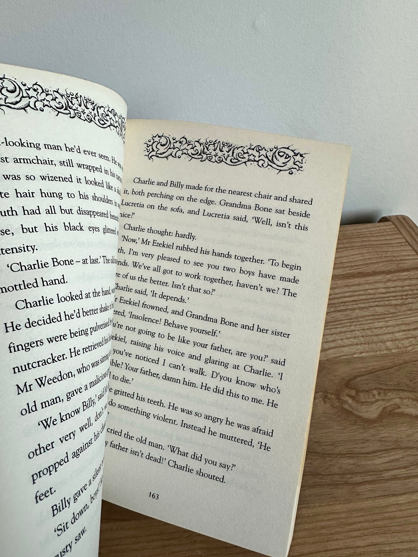 Charlie Bone and The Blue Boa Book / 9-12 years