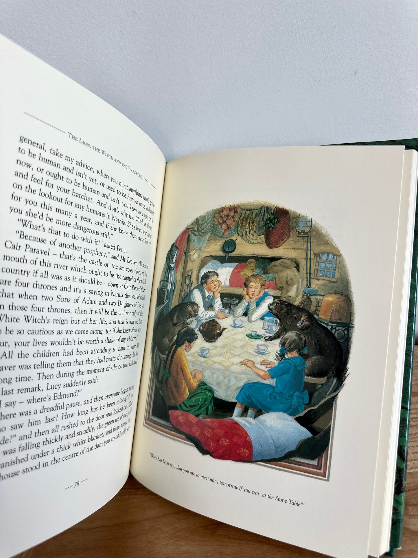 Illustrated The Lion, the Witch and the Wardrobe Book / 8-12 years (No Shipping)