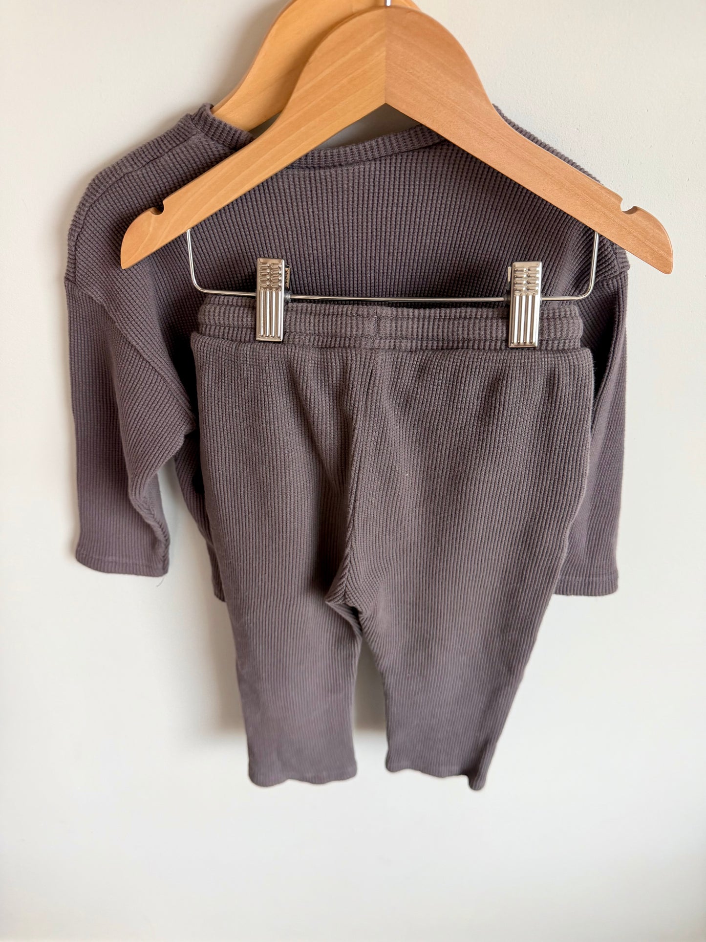 Zara Taupe Waffle Knit Long Sleeve + Pants Set / 3-4 years