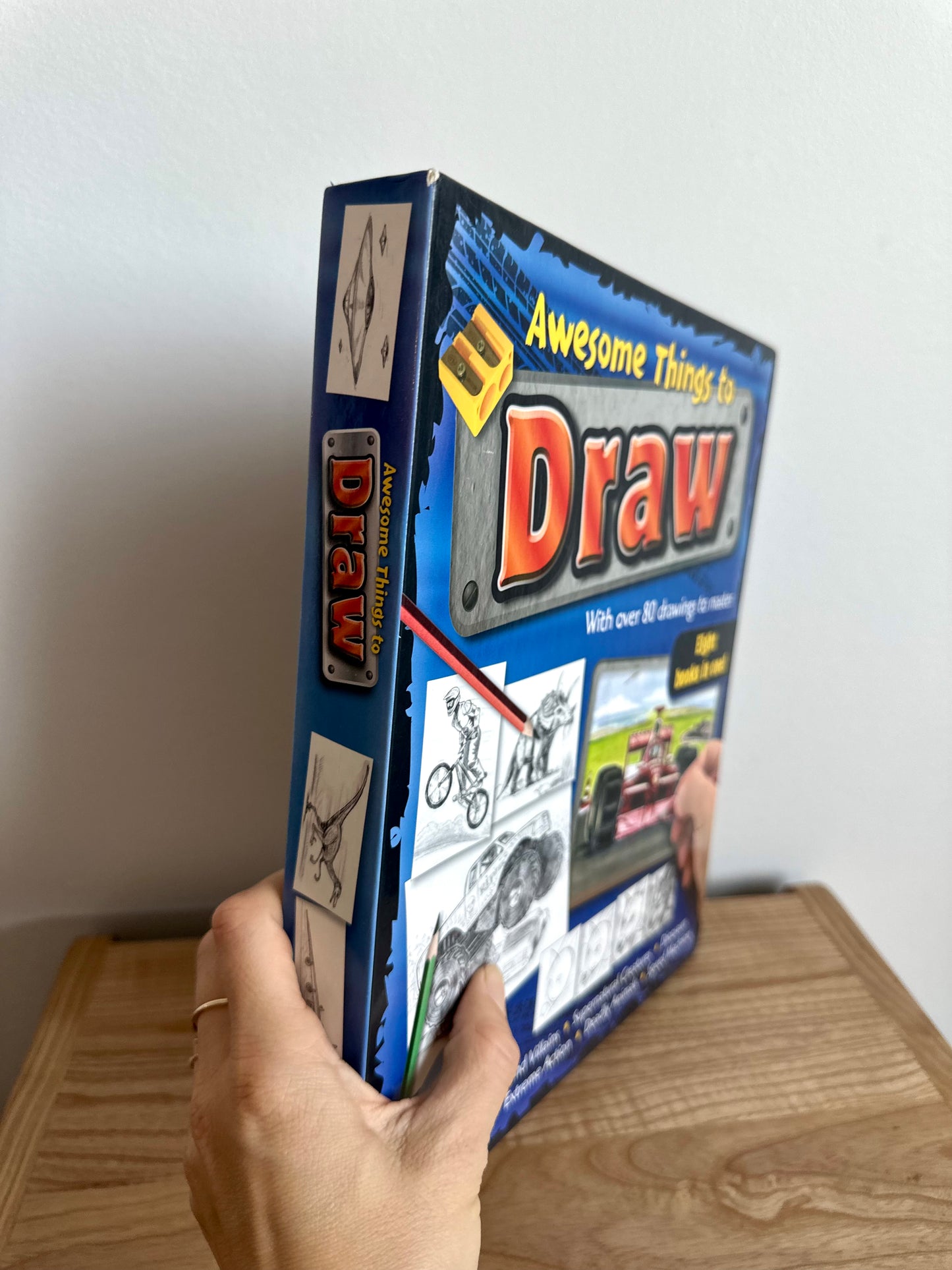 Awesome things to Draw Book / 6-12 years (No Shipping)