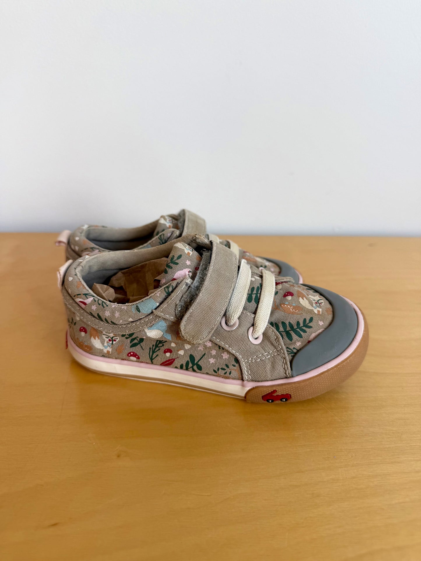 See Kai Run Canvas Woodlands Sneaker / Size 9 Toddler