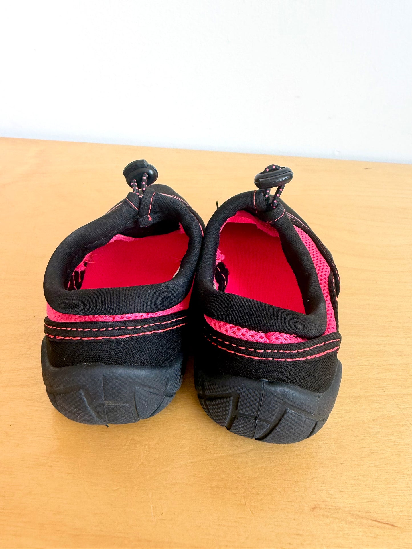 Pink Water Shoes / Size 7/8 Toddler