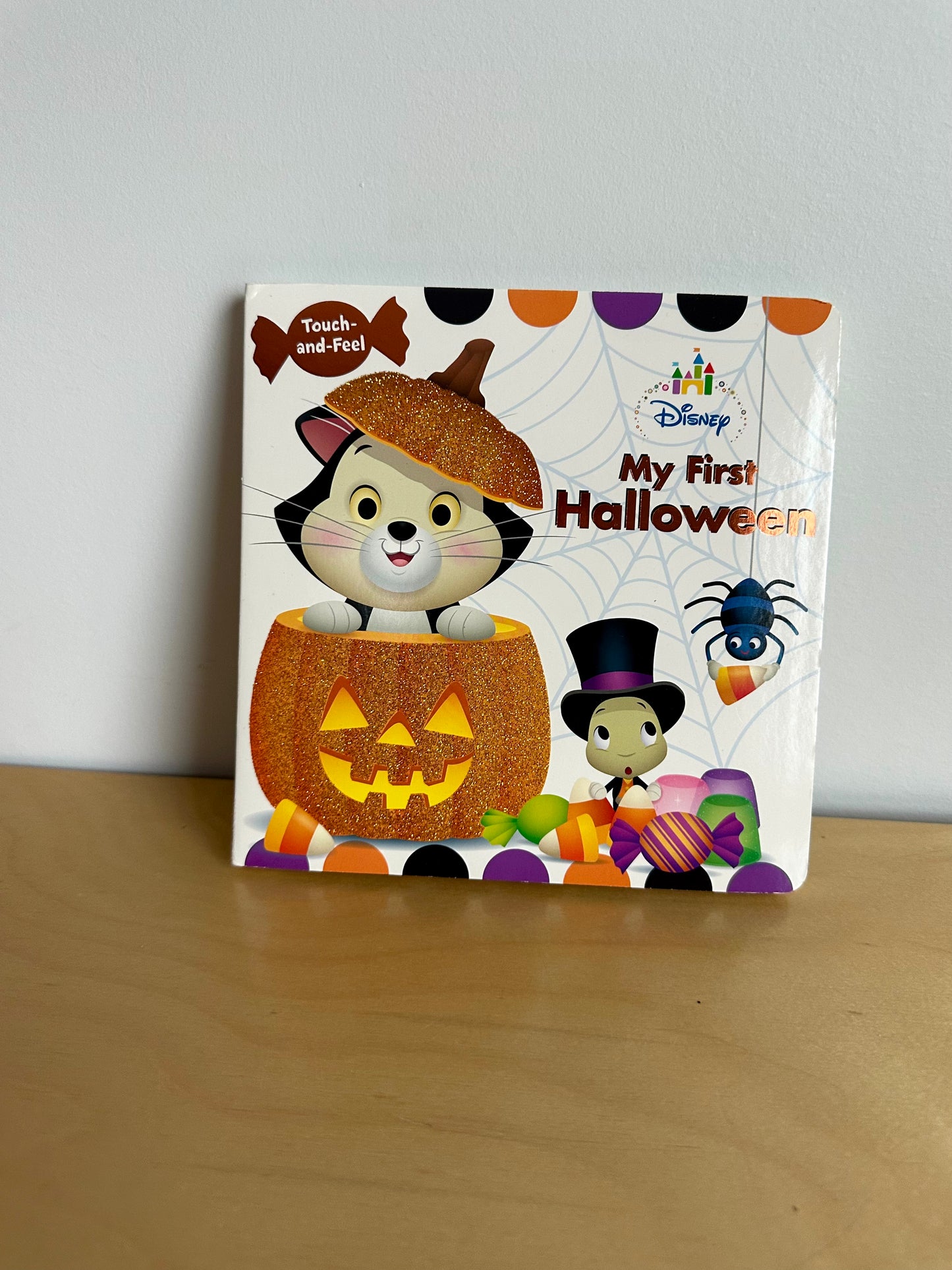 My First Halloween Touch-and-Feel Book / 0-2 years