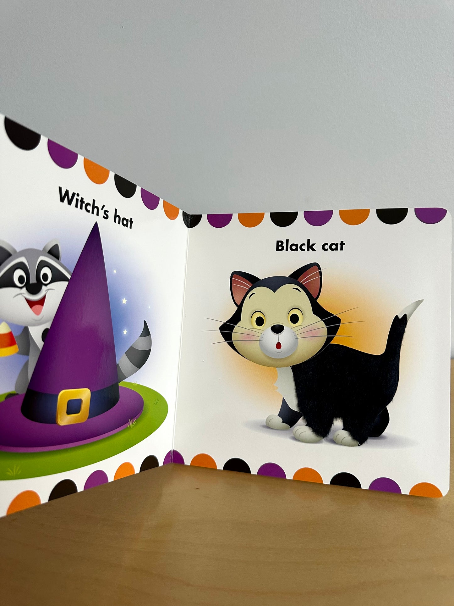 My First Halloween Touch-and-Feel Book / 0-2 years