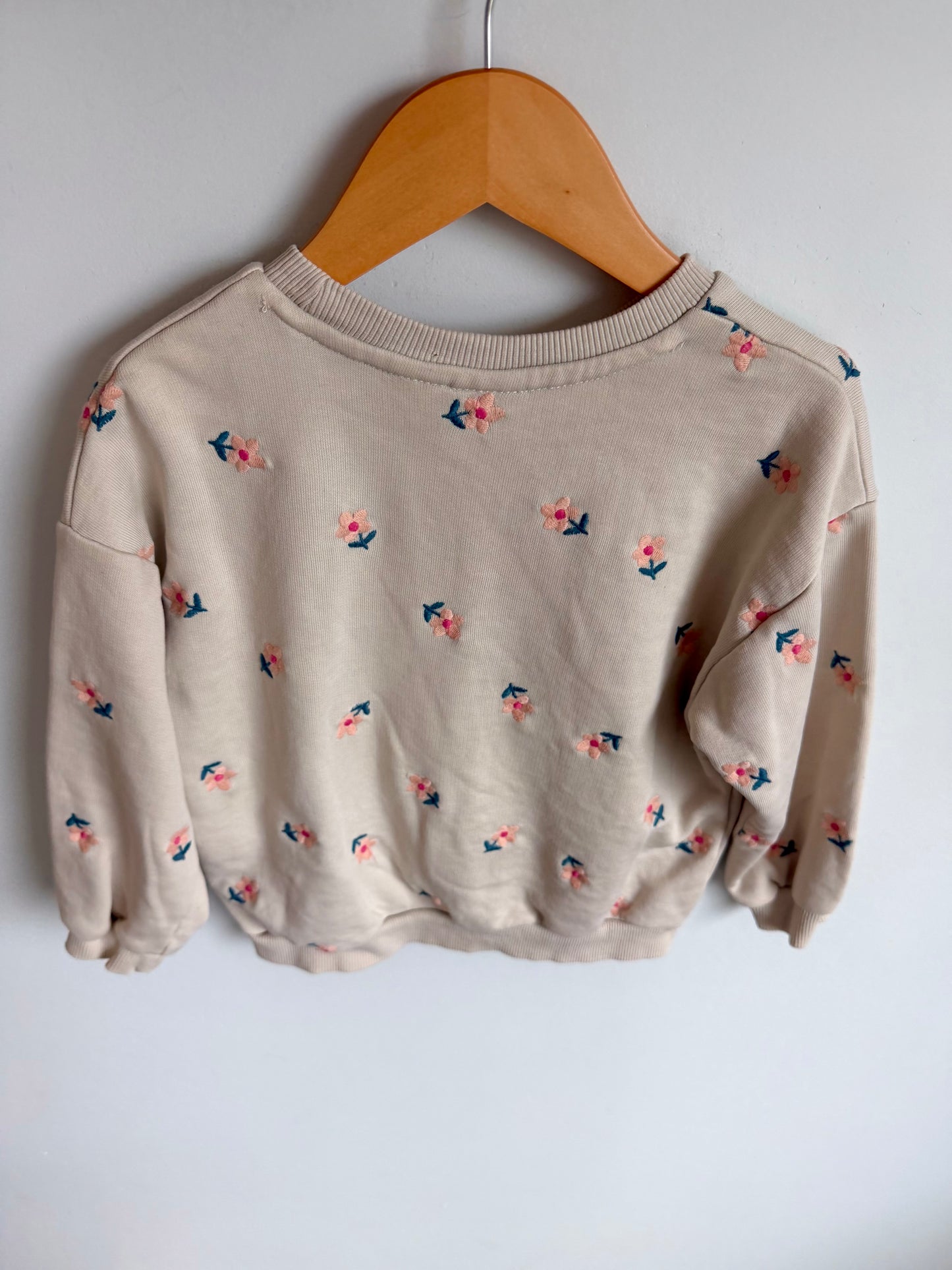 Zara Cream Daisy Embroidered Crewneck / 5 years
