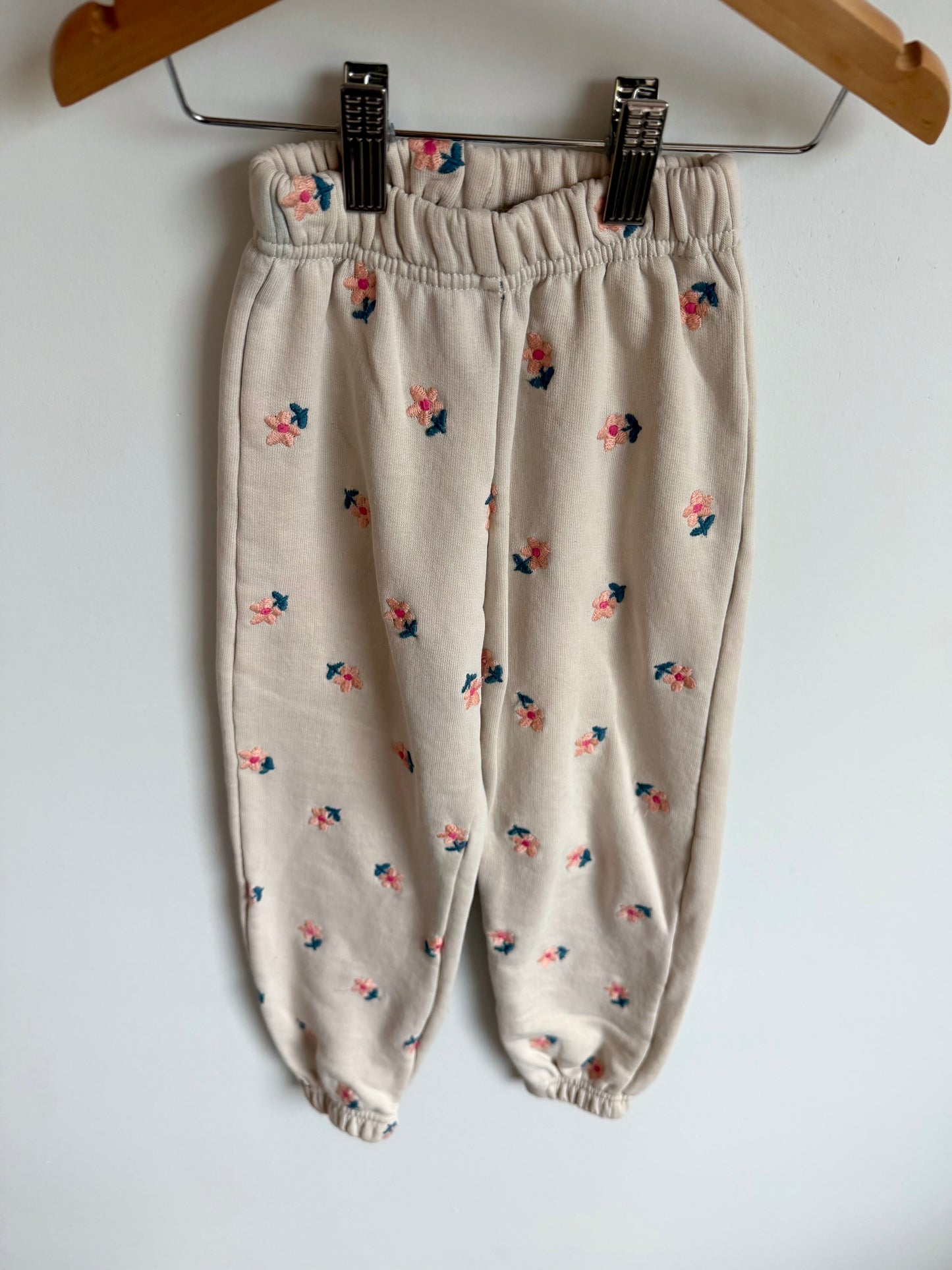 Zara Cream Daisy Embroidered Joggers / 6 years