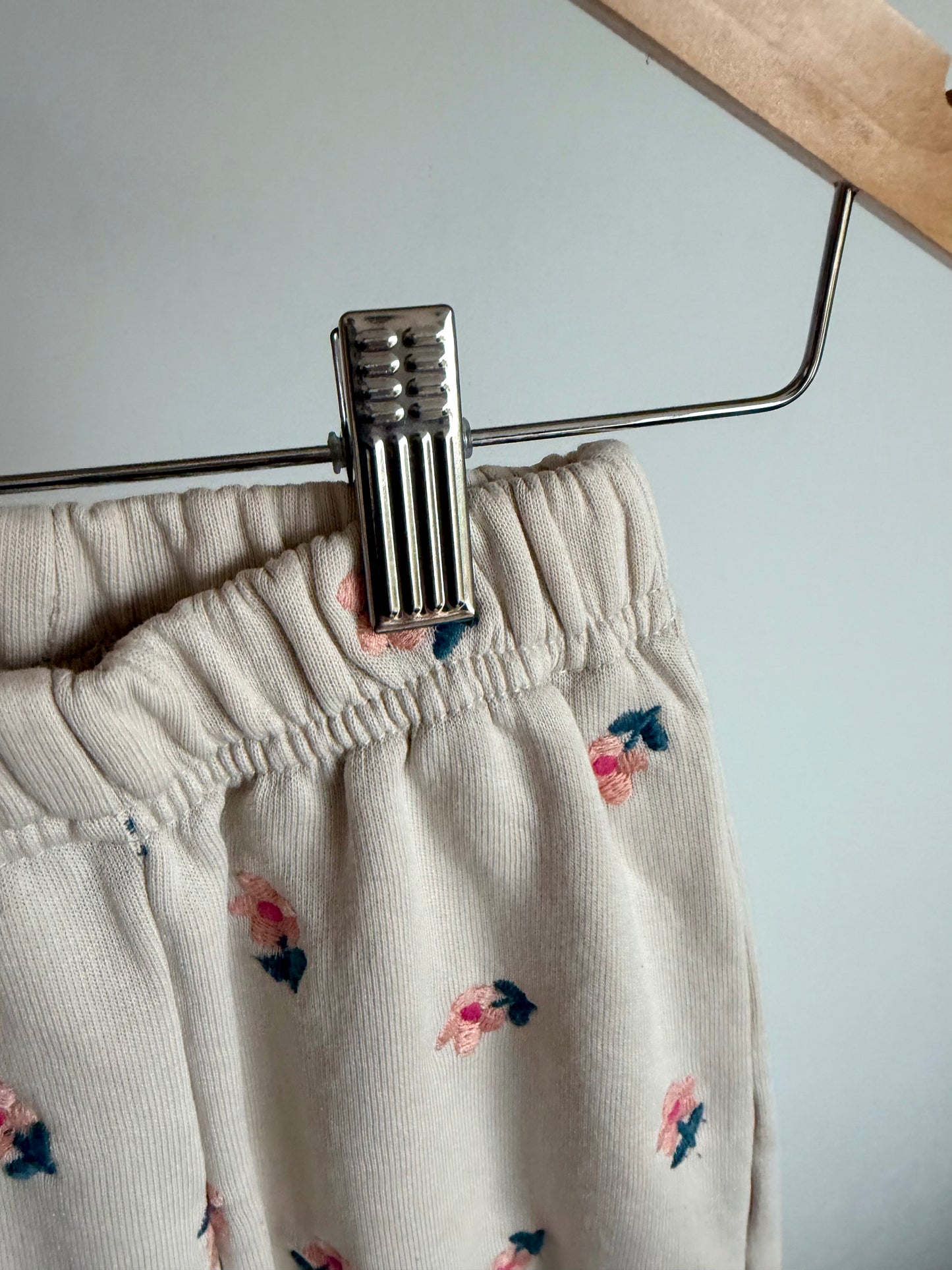 Zara Cream Daisy Embroidered Joggers / 6 years