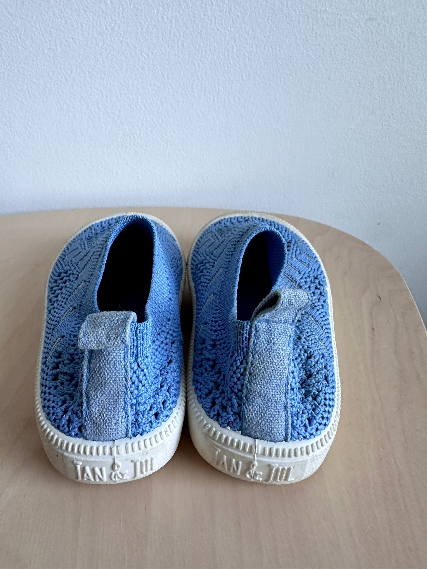 Jan & Jul Blue Knit Slip on Shoes / Size 2 Infant