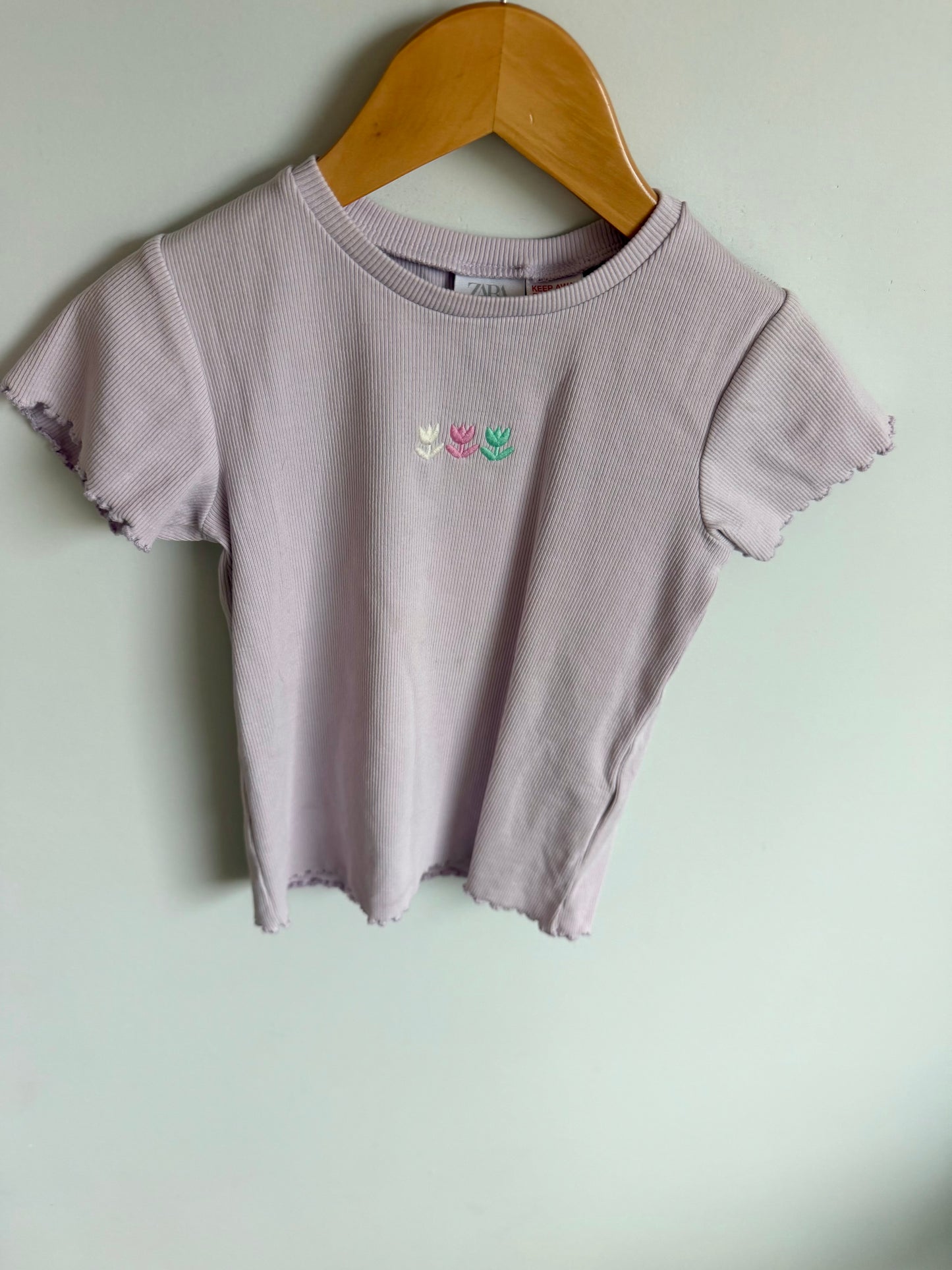 Zara Ribbed Tulip Embroidered T-shirt (PLAY) / 5 years