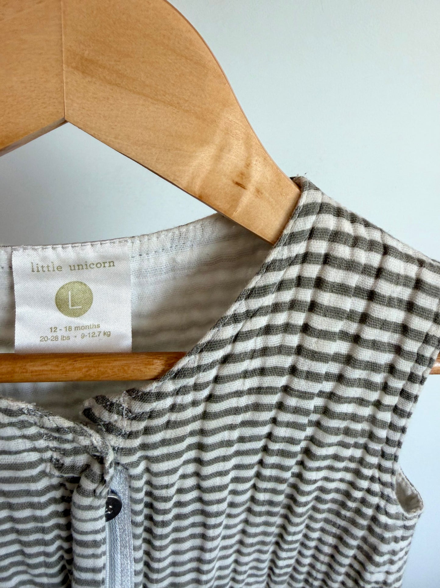 100% Cotton Grey + White Striped Sleep Sack / 12-18m