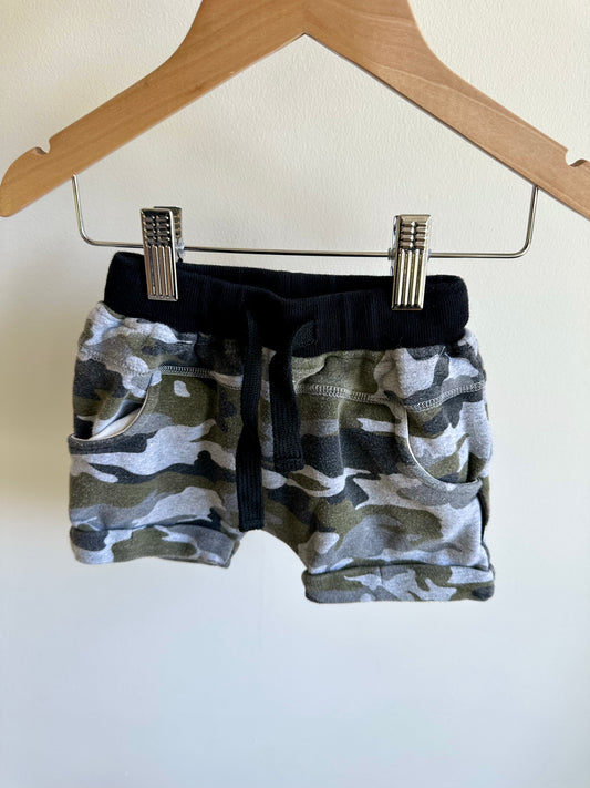 Little Bipsy Camo Shorts / 12-18m