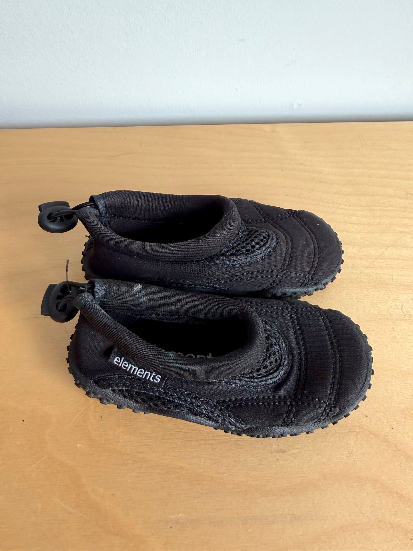 Black Water Shoes / Size 7 Toddler