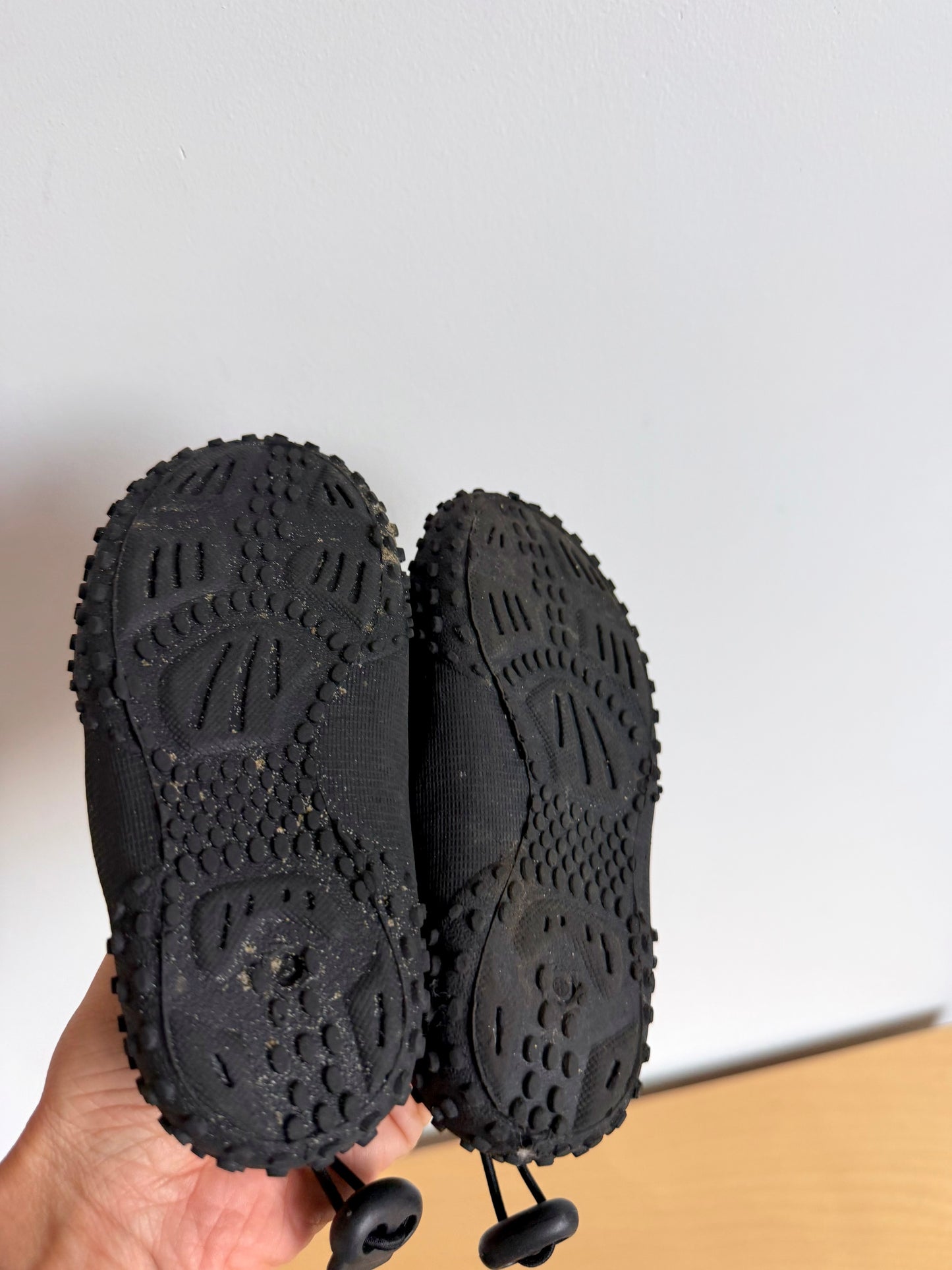 Black Water Shoes / Size 7 Toddler