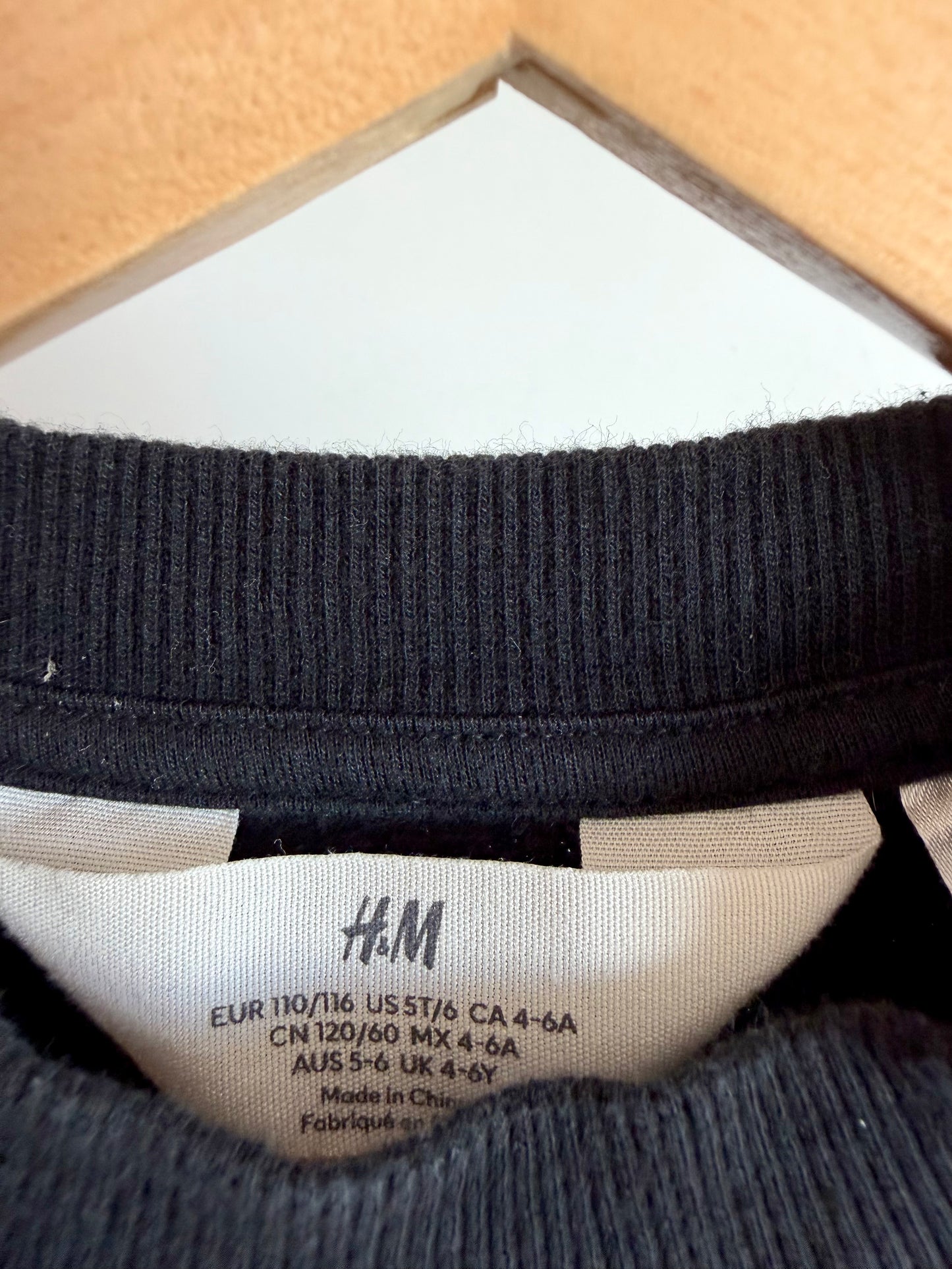 H&M Bugs Bunny Crewneck / 4-6 years