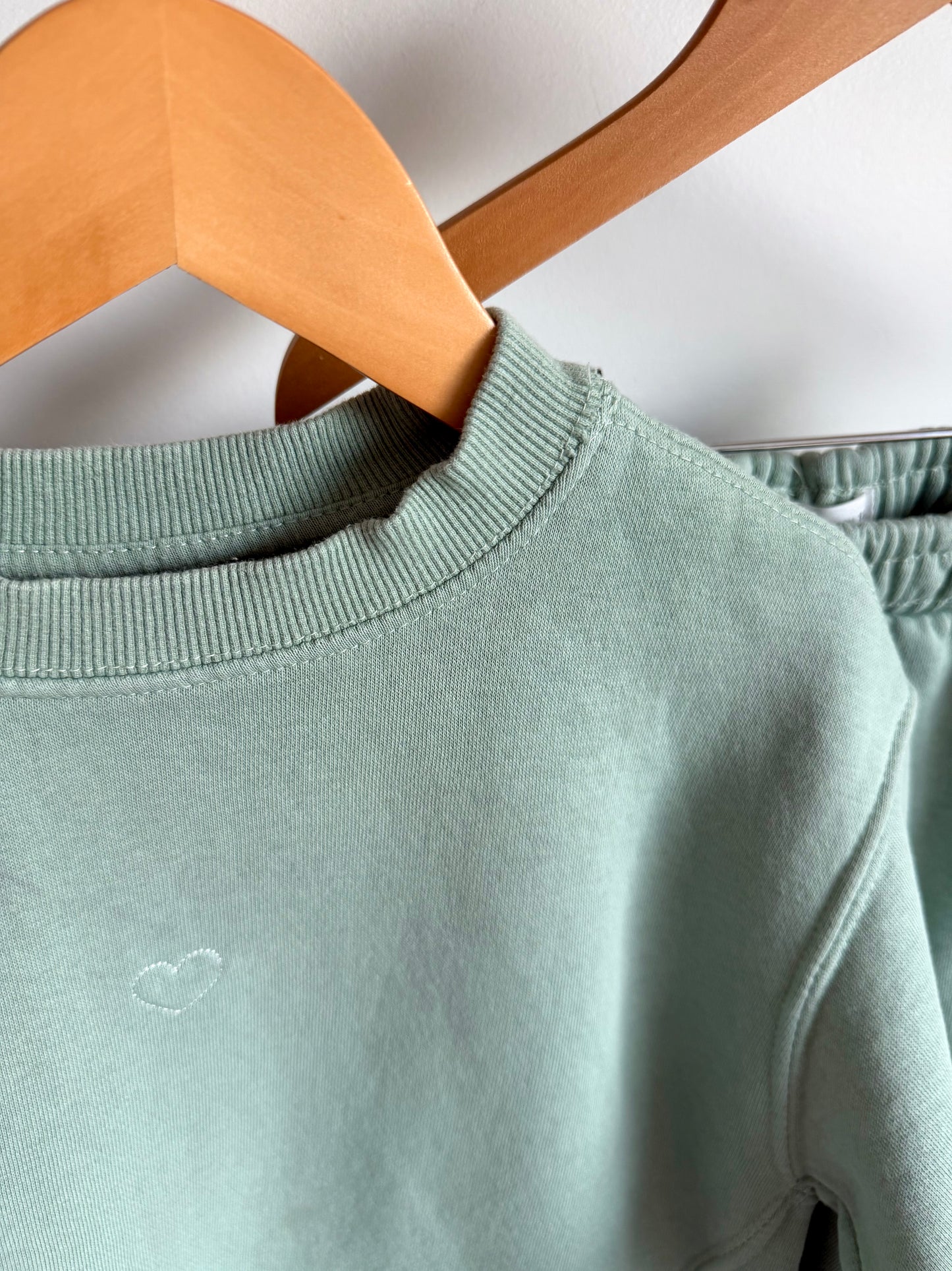 Zara Muted Sage Heart Sweater + Sweatpants Set (PLAY) / 6-7 years