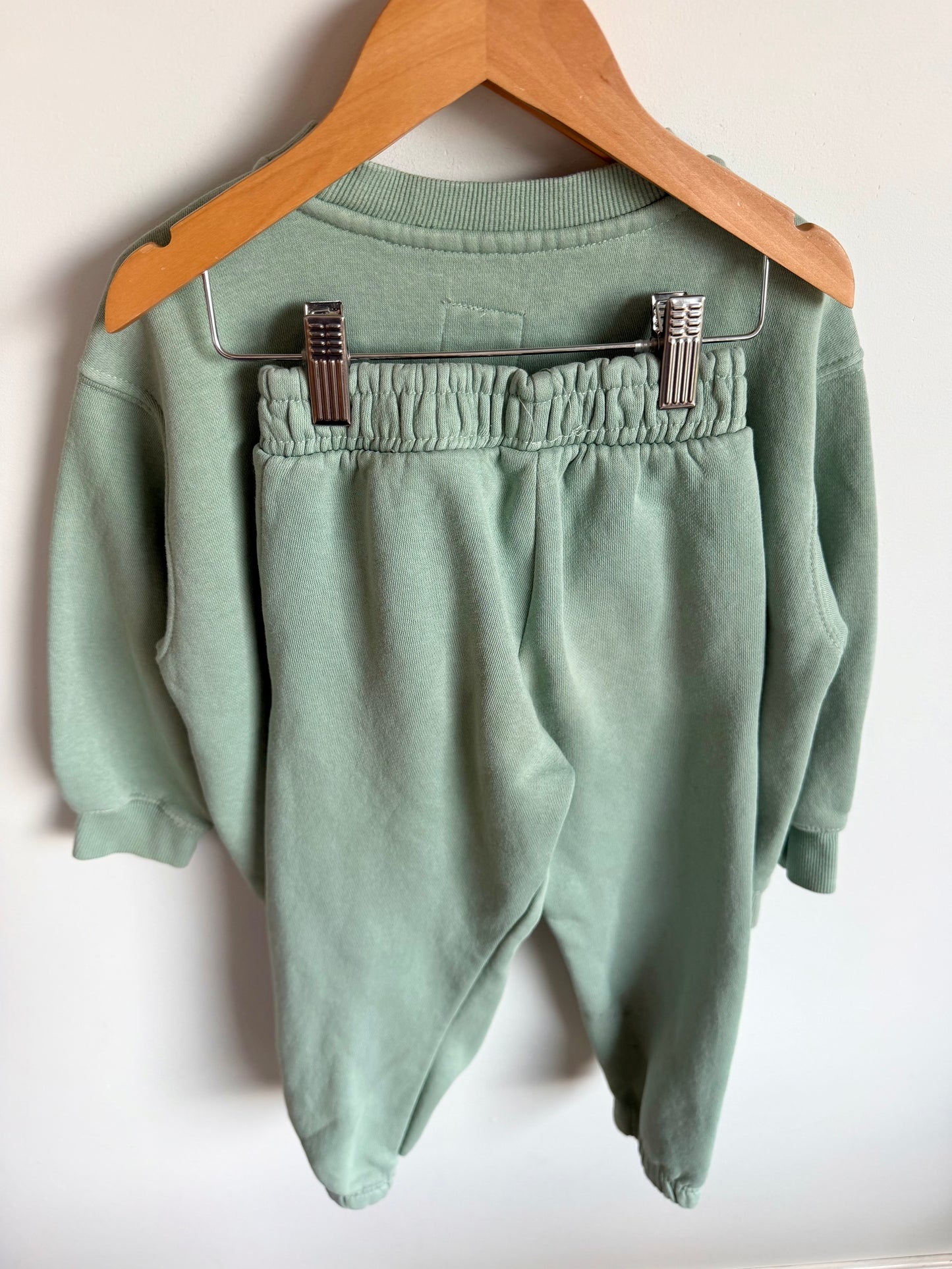 Zara Muted Sage Heart Sweater + Sweatpants Set (PLAY) / 6-7 years
