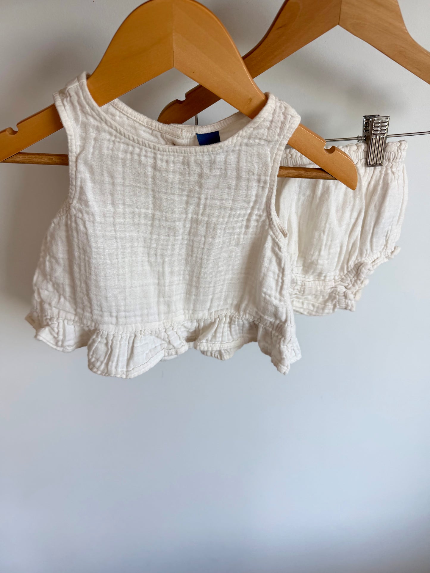 Cream Cotton Top + Bottoms Set (PLAY) / 12-18m