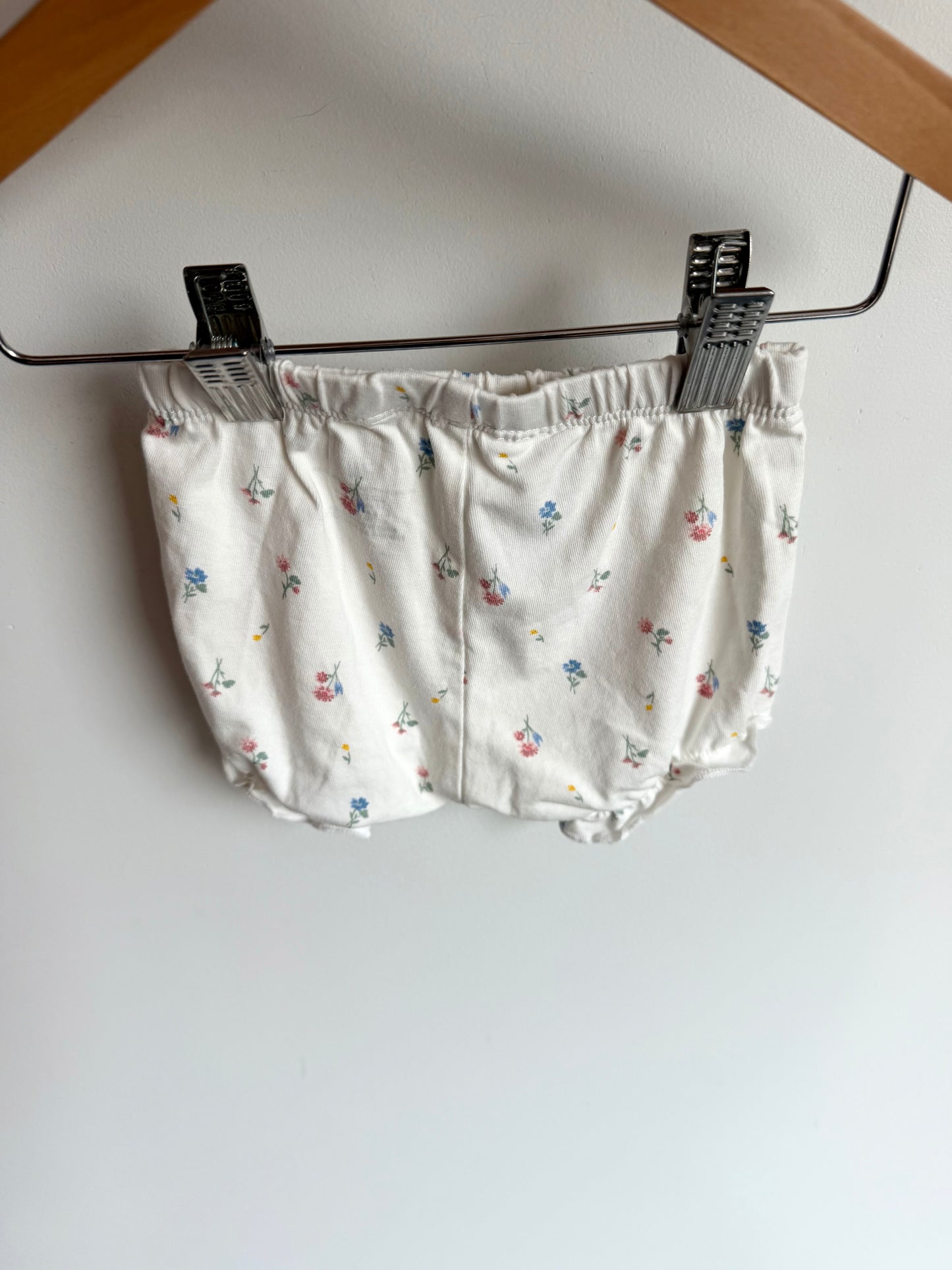 H&M Floral White Bubble Shorts / 2-4m