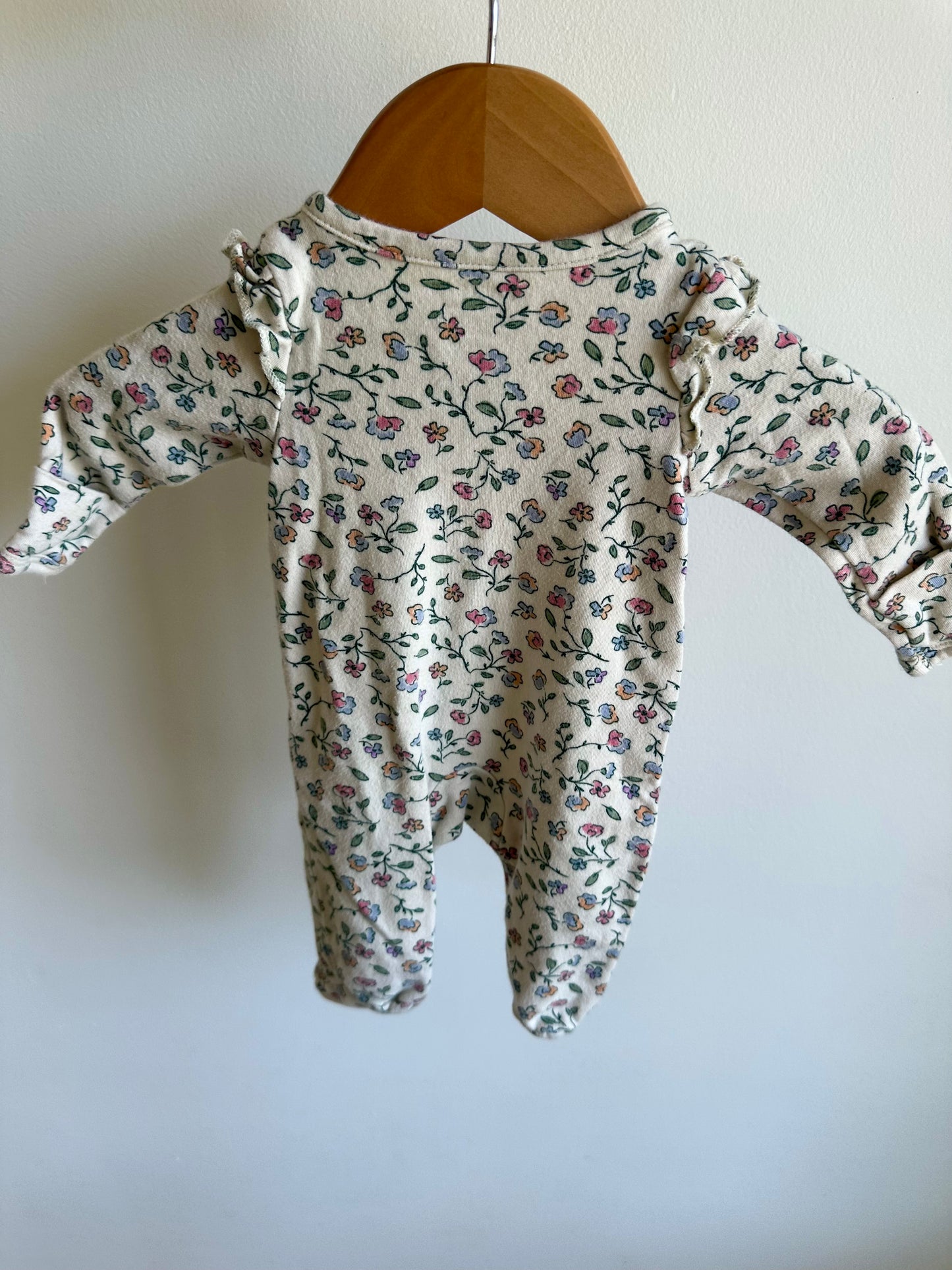 Floral Ruffle Shoulder Footed Sleeper / Preemie