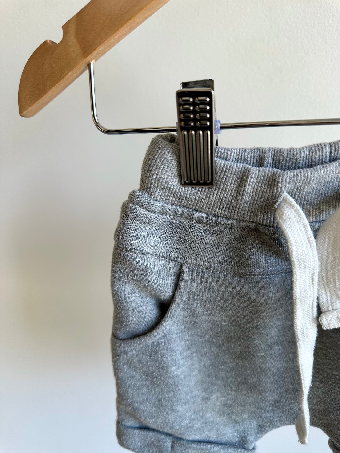 Grey Drawstring Shorts / 6-12m