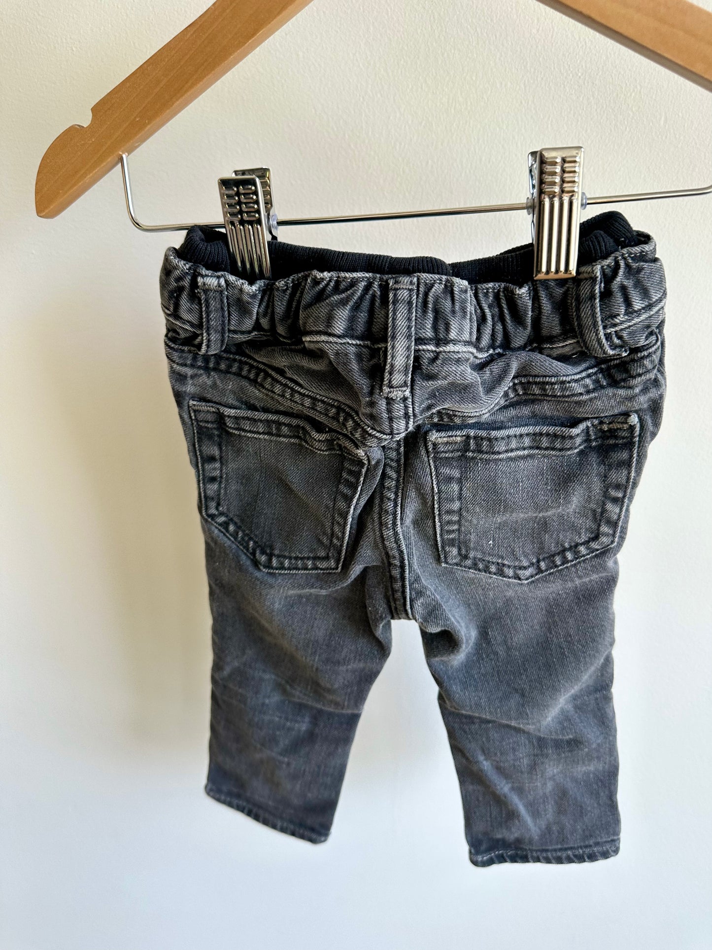 Gap Charcoal Jeans / 6-12m