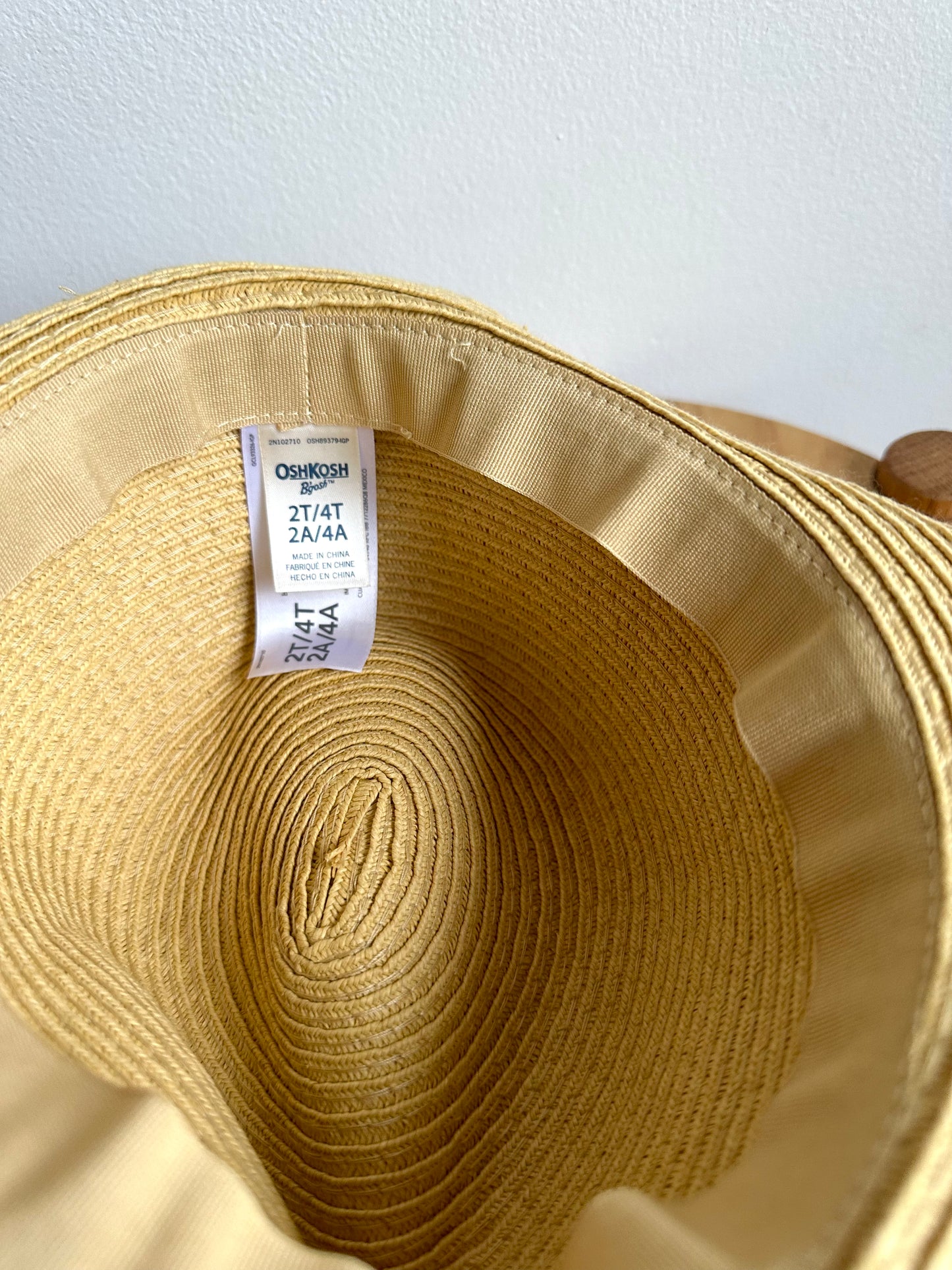 Oshkosh Sun Hat/ 2-4T (No Shipping)