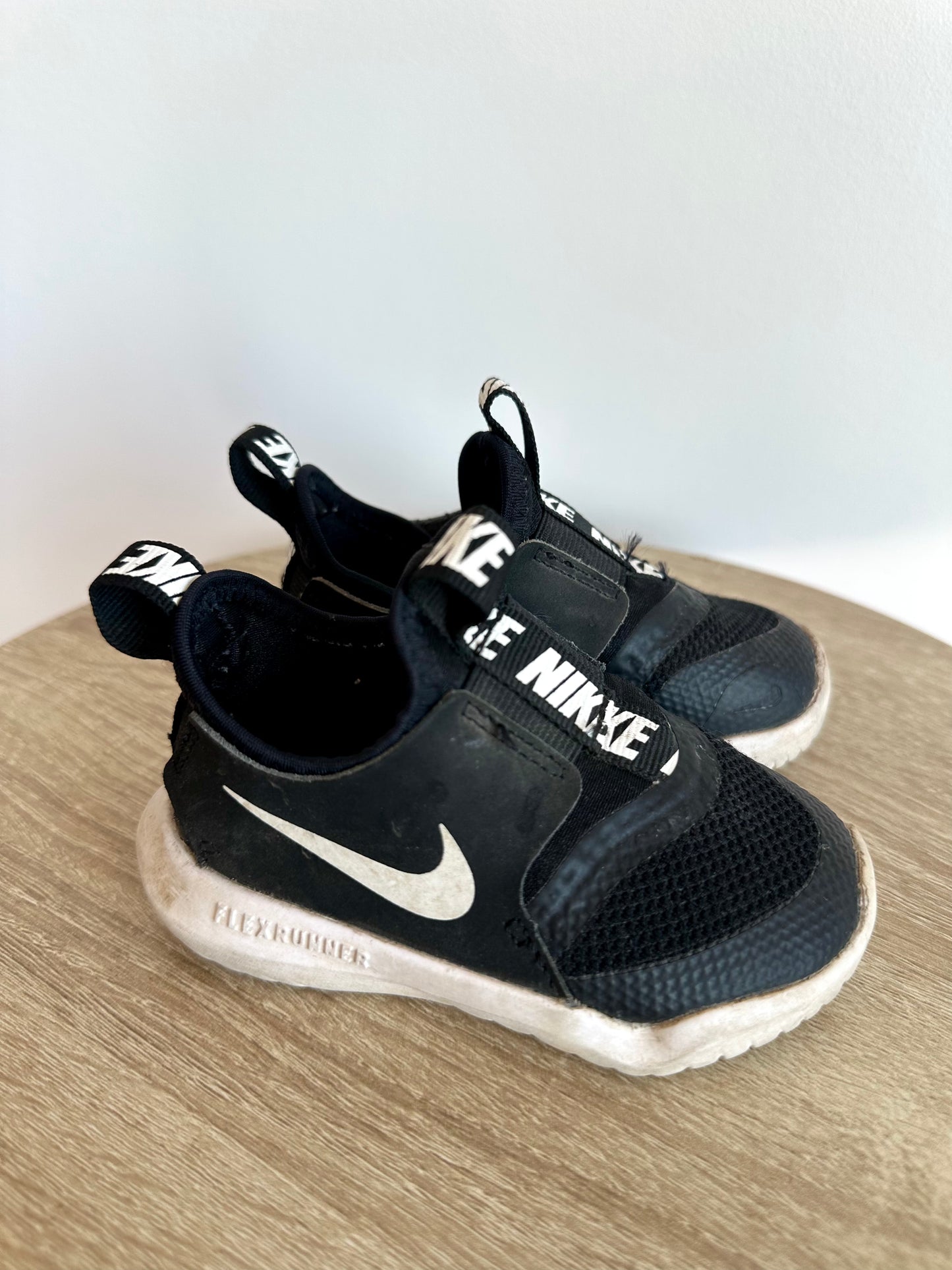 Nike Black Sneakers / Size 4.5 Toddler