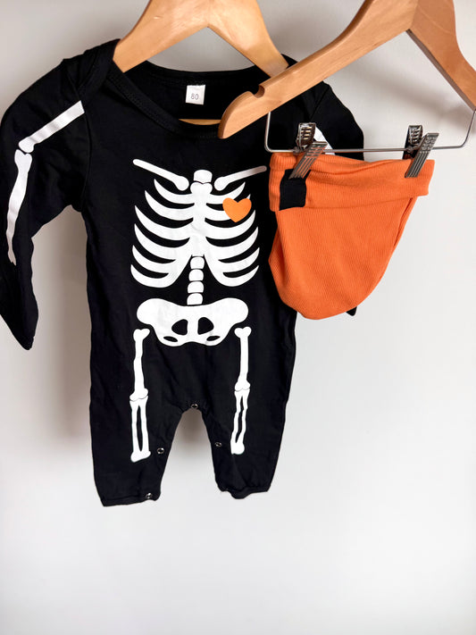 Skeleton Heart Jumpsuit + Hat / 6-9m?