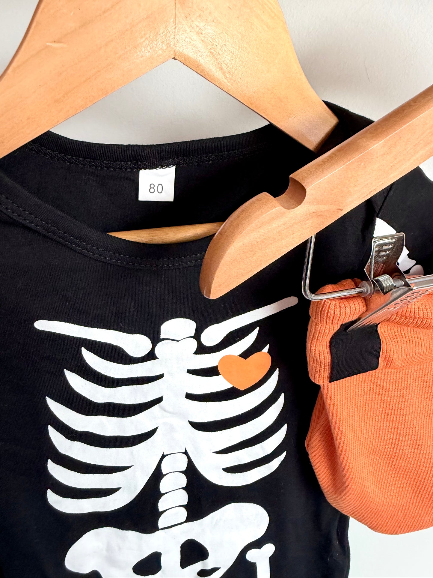 Skeleton Heart Jumpsuit + Hat / 6-9m?
