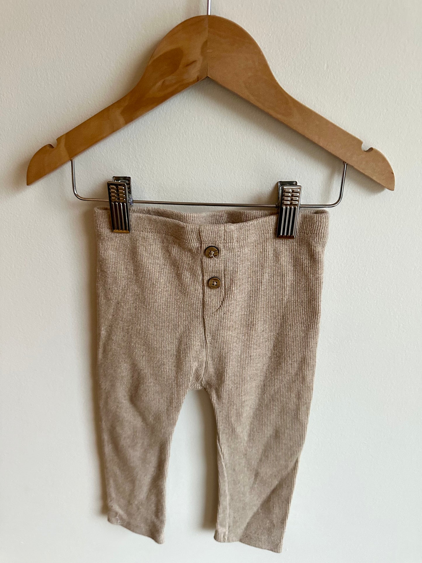 Beige Leggings with Buttons / 12-18m