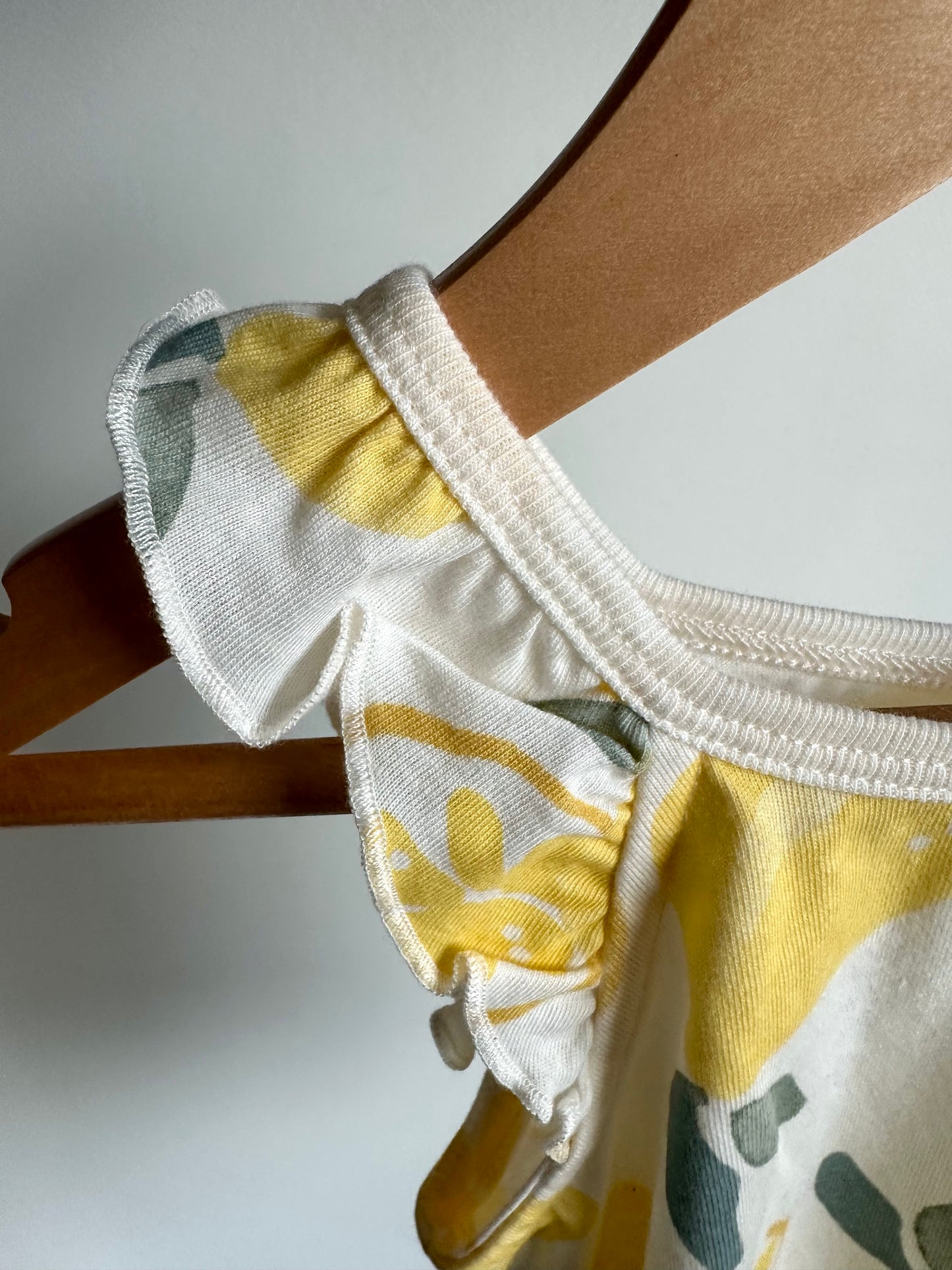 Lemon Ruffle Sleeve Tank Top / 18m