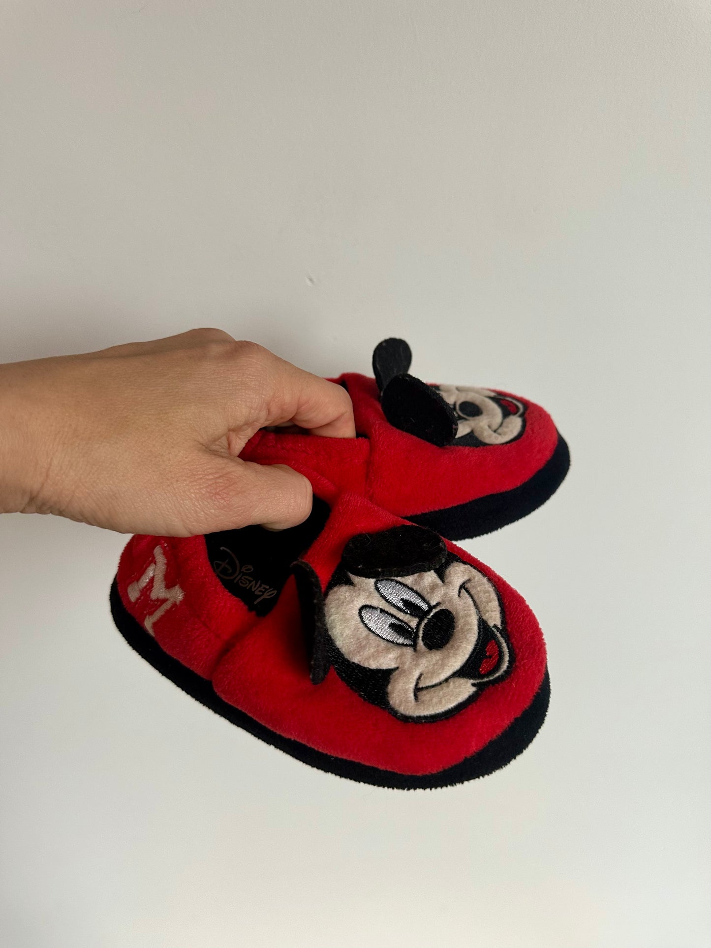 Mickey Slippers / Size 5-6 Toddler
