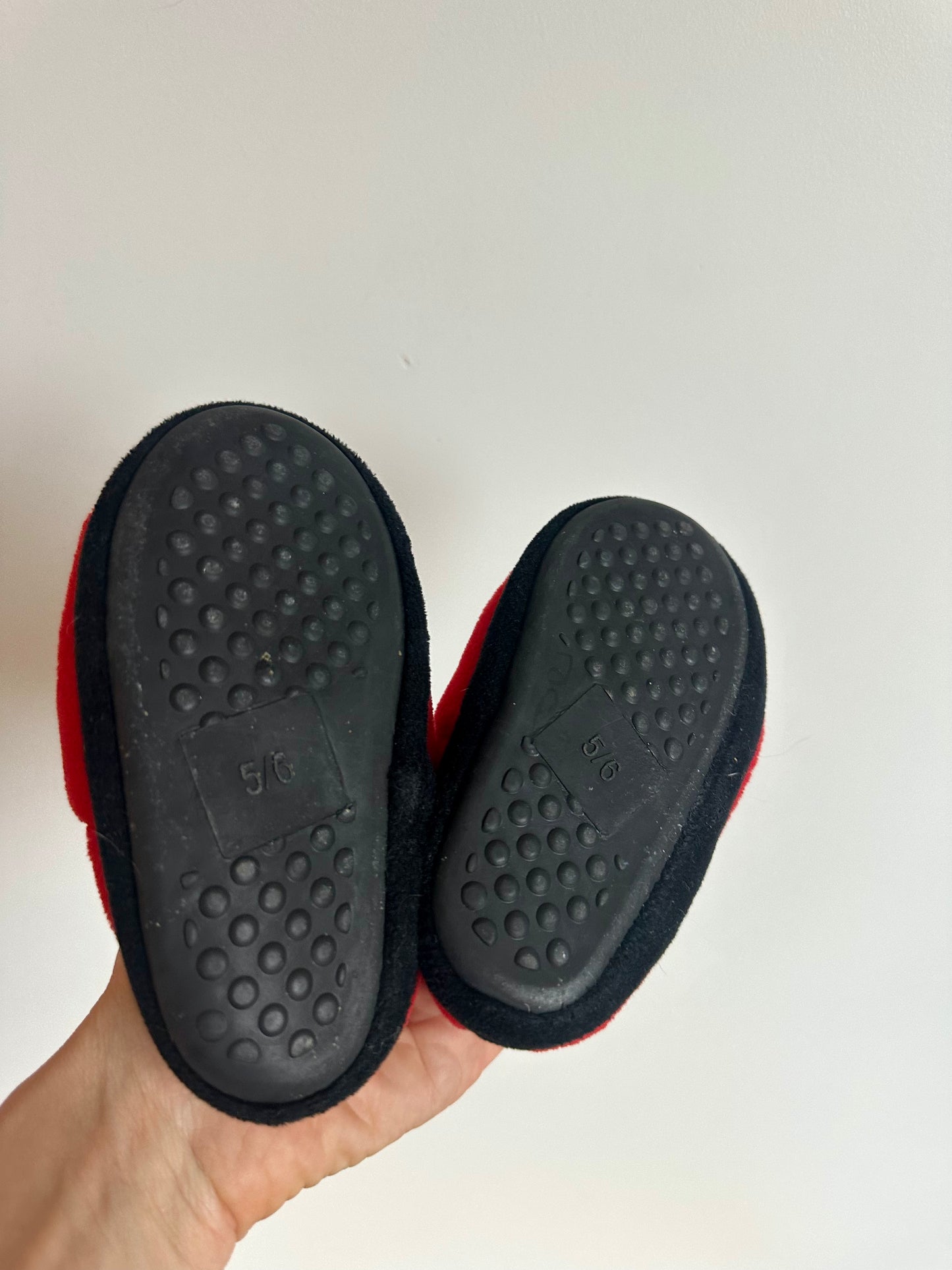 Mickey Slippers / Size 5-6 Toddler