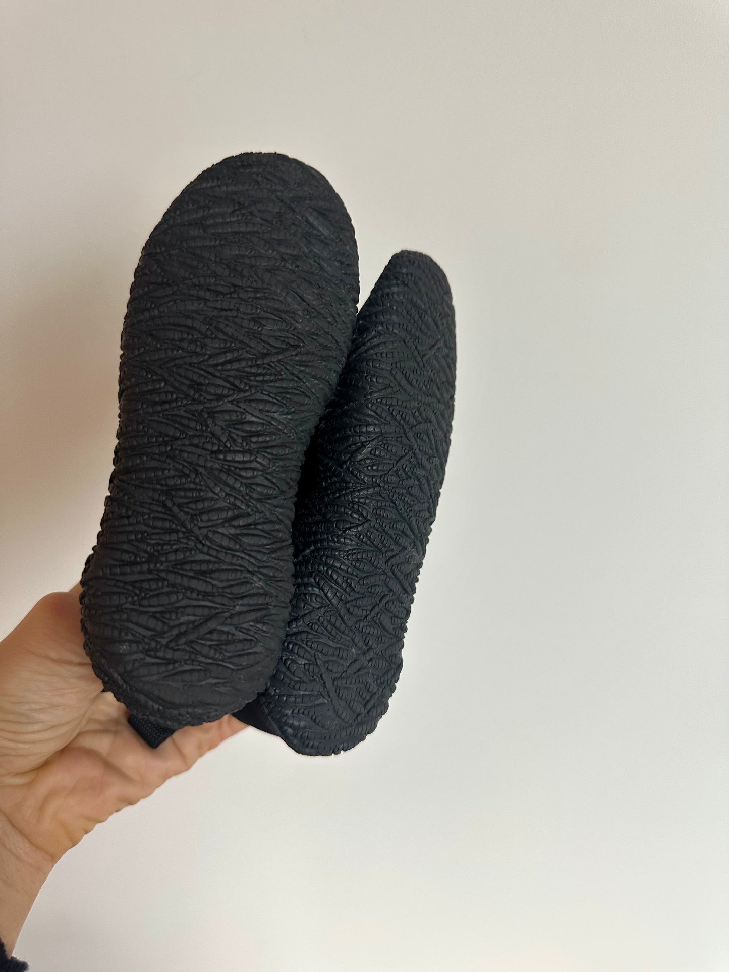 Body Glove Black Water Shoes / Size 4-5 Toddler