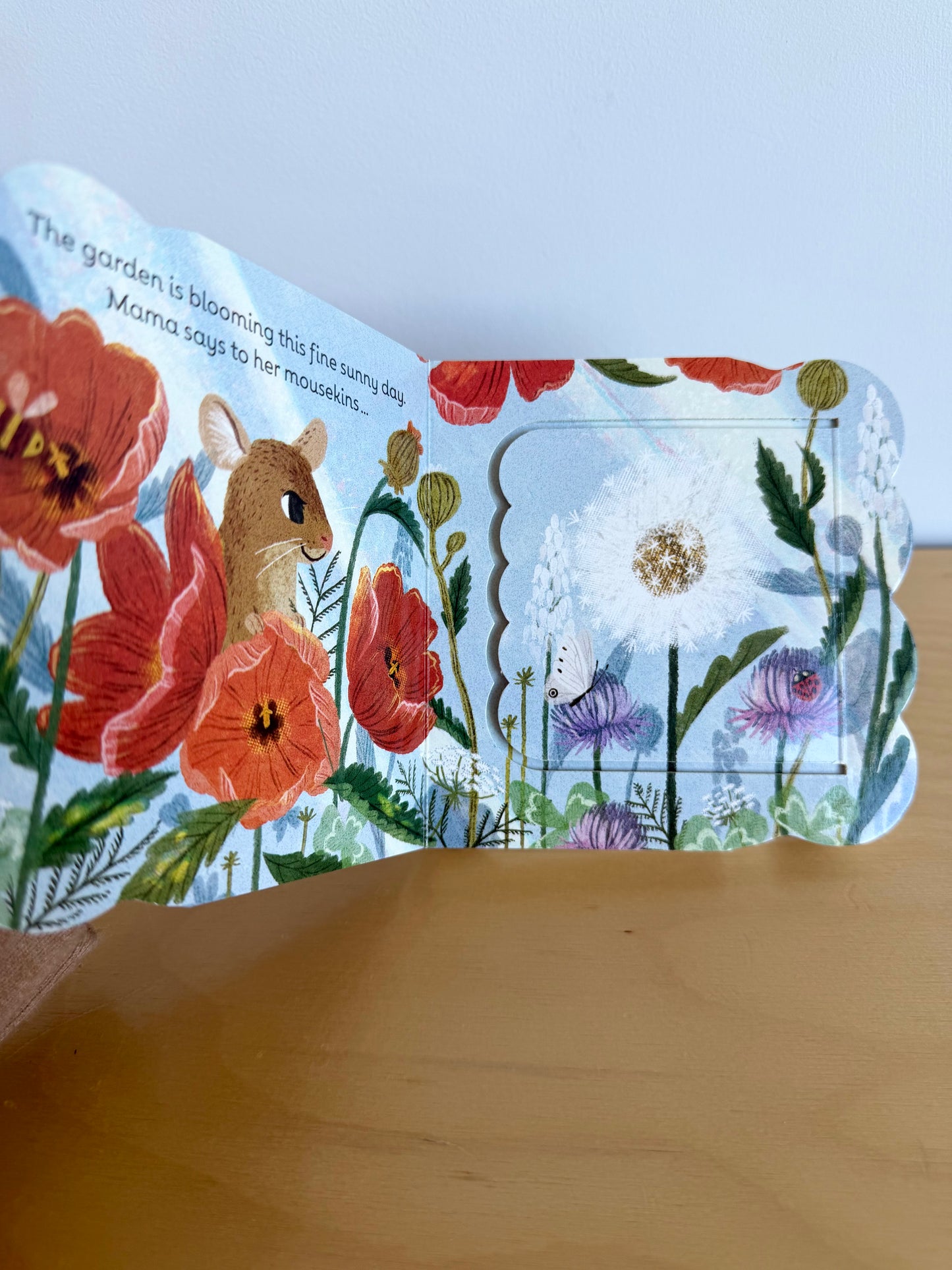 Little Brown Mouse Lift-a-Flap Board Book / 1-3 years