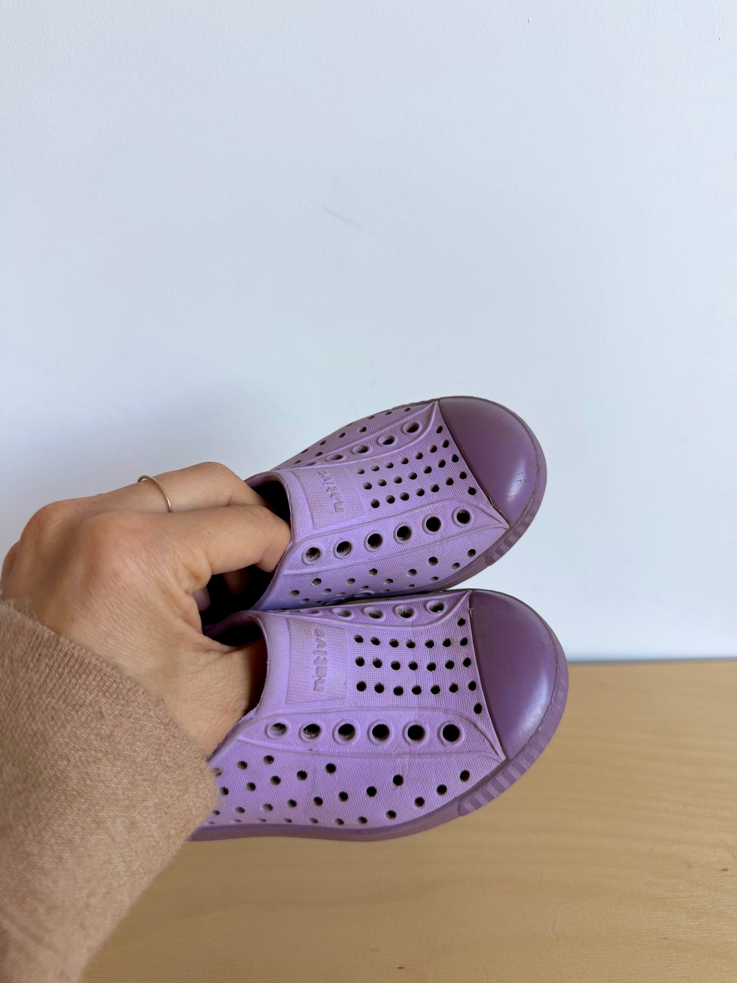 Periwinkle Native Slip On Shoes / Size 6 Toddler