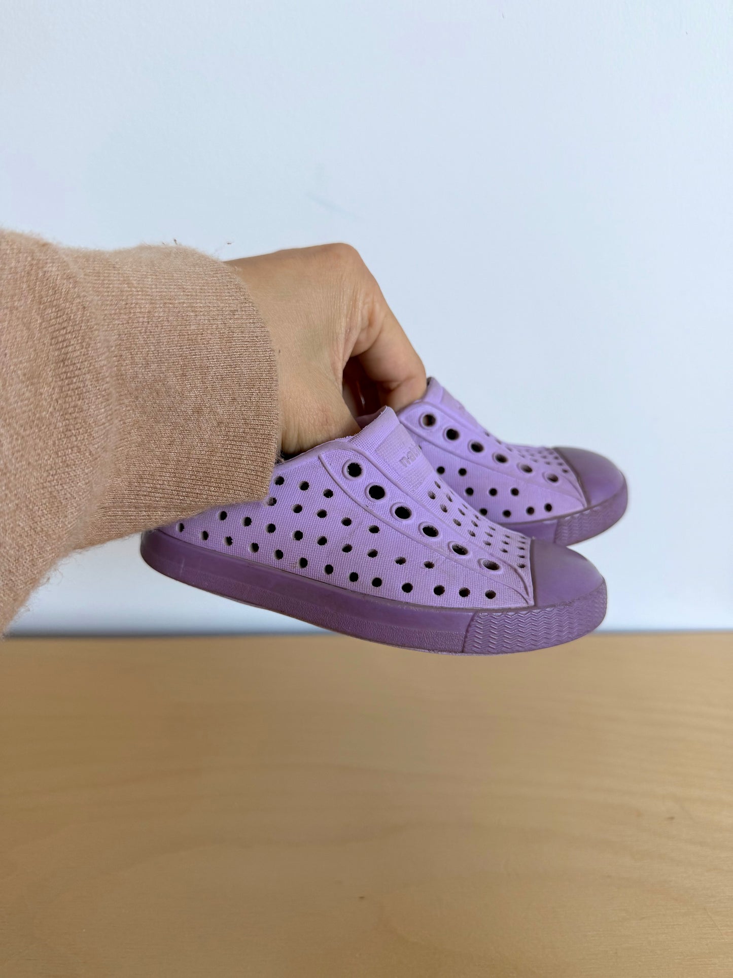 Periwinkle Native Slip On Shoes / Size 6 Toddler