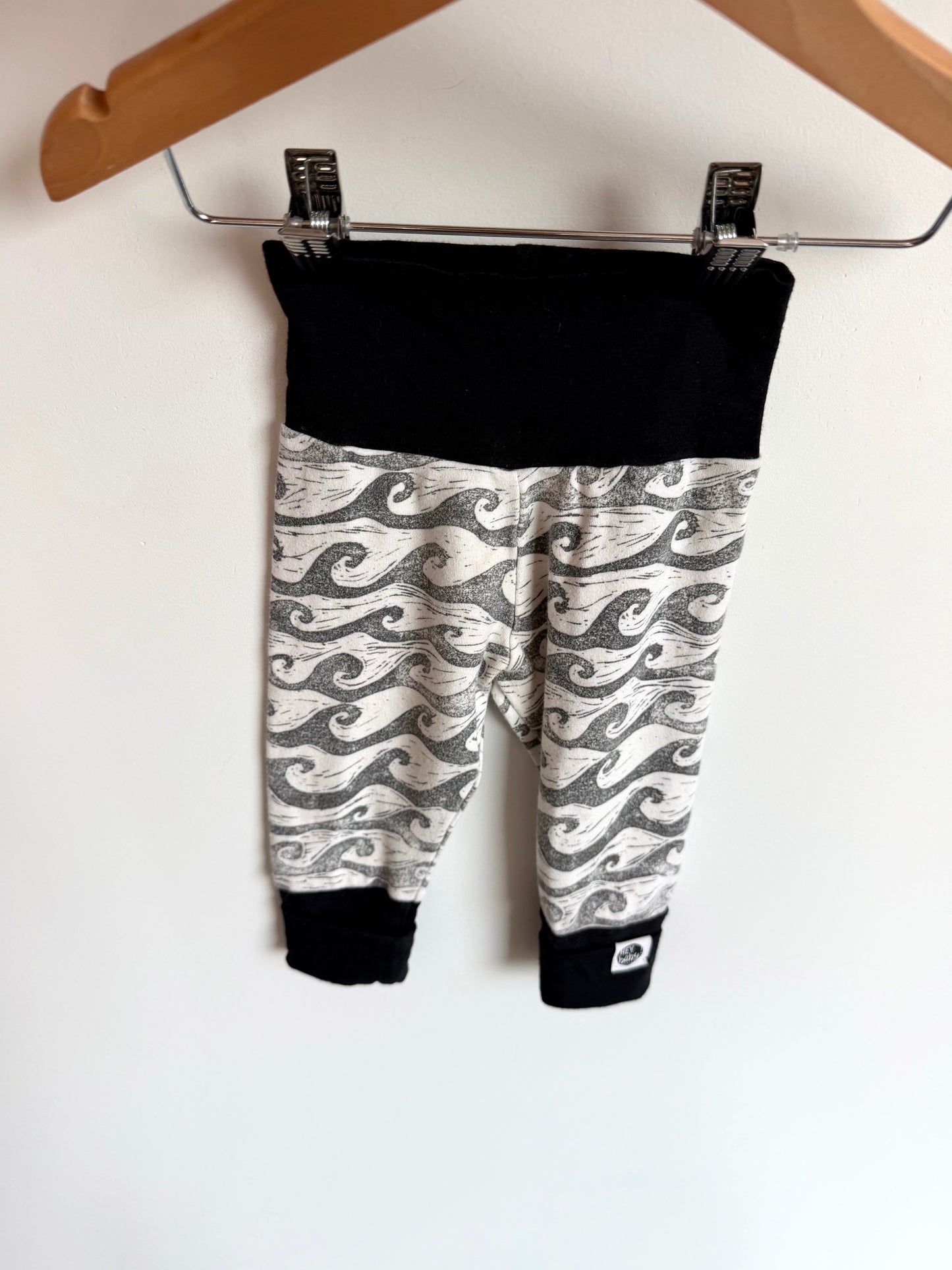 Waves Grow with Me Pants / 6-12m?