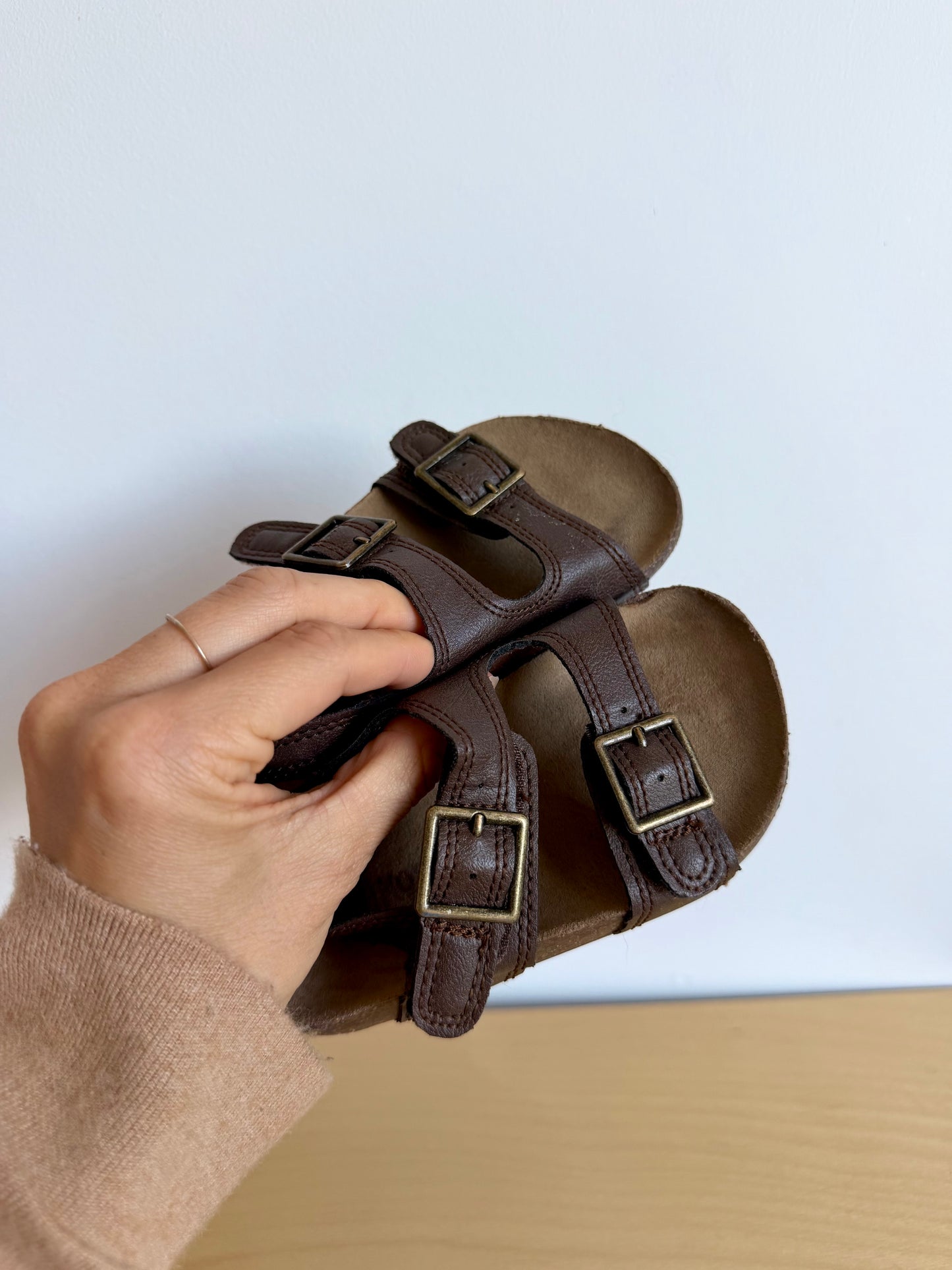 Brown Strap Sandals / Size 7M Toddler