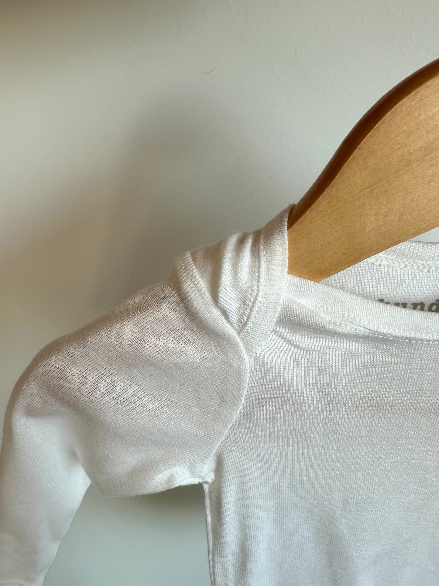 White Long Sleeve Bodysuit / 0-3m