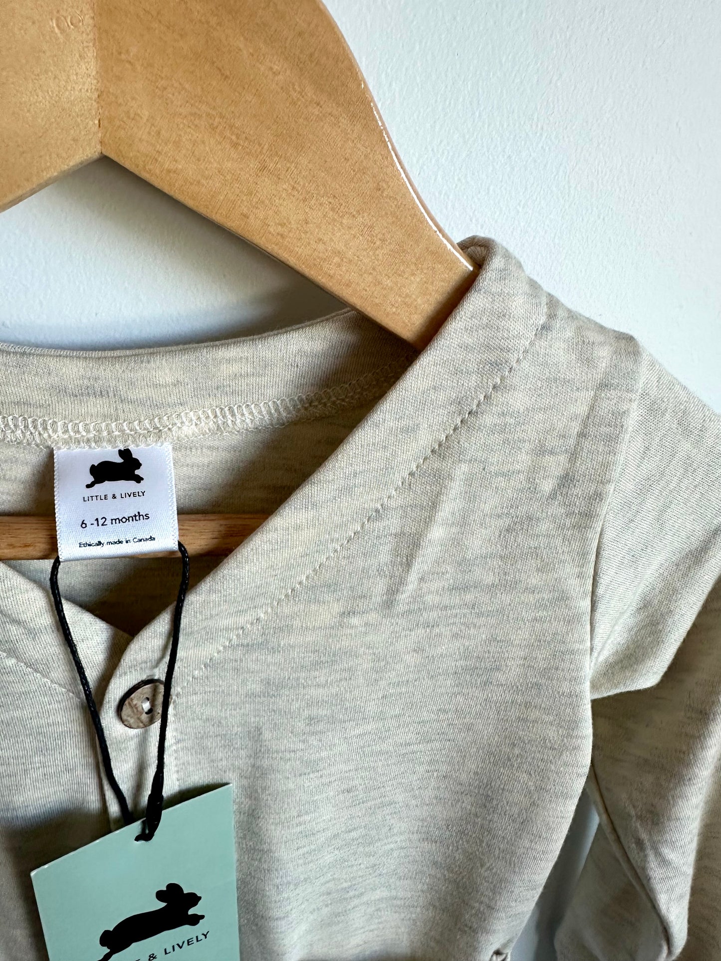 Little & Lively Bamboo Oat Cardigan (With Tags) / 6-12m