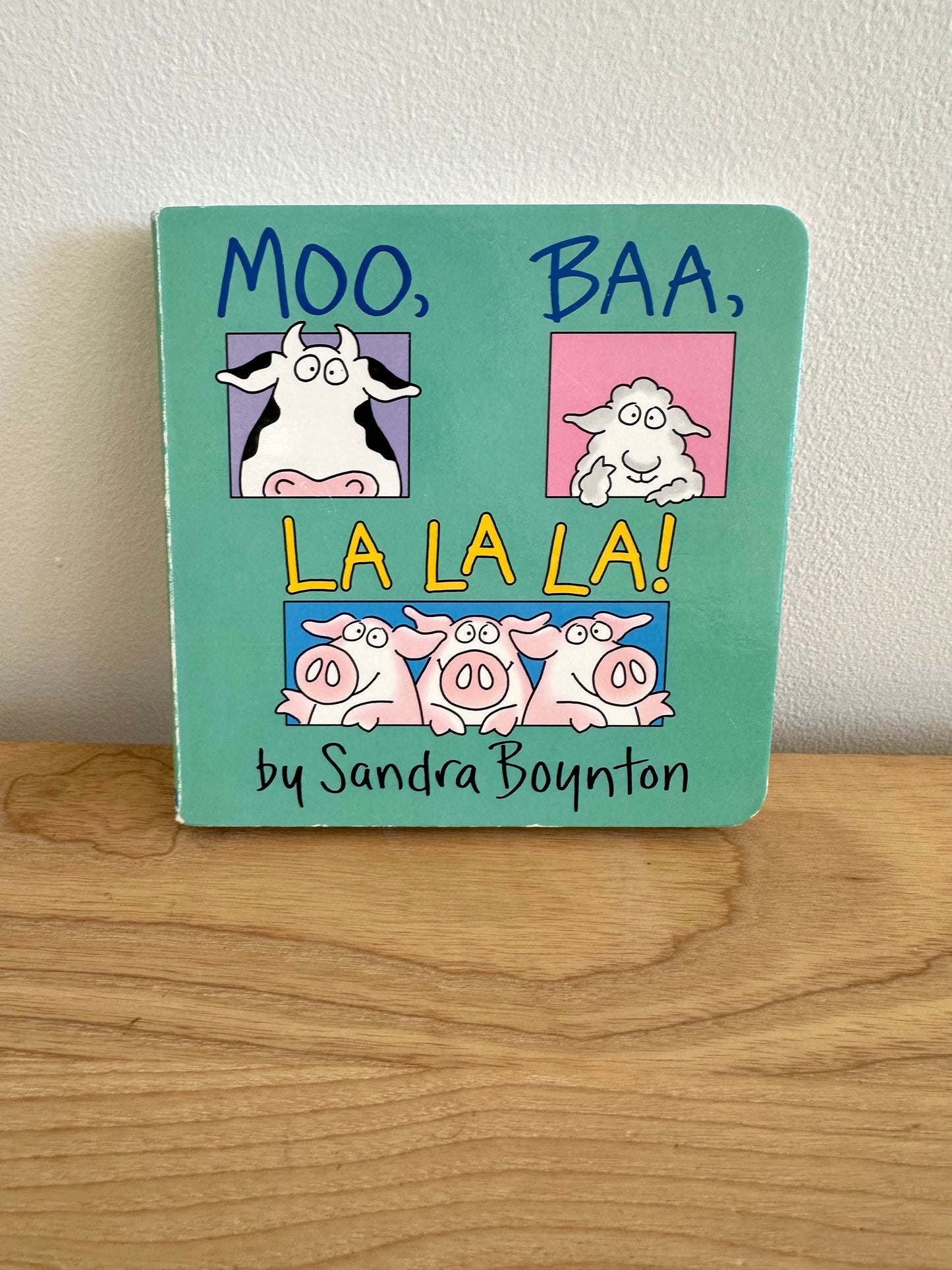Moo, Baa, La La La Board Book / 0-3 years